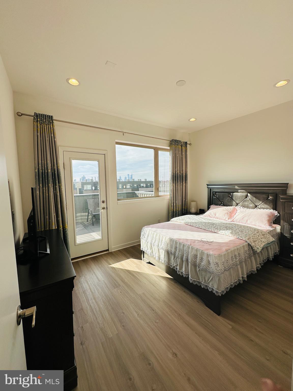 NORTHBANK - Residential