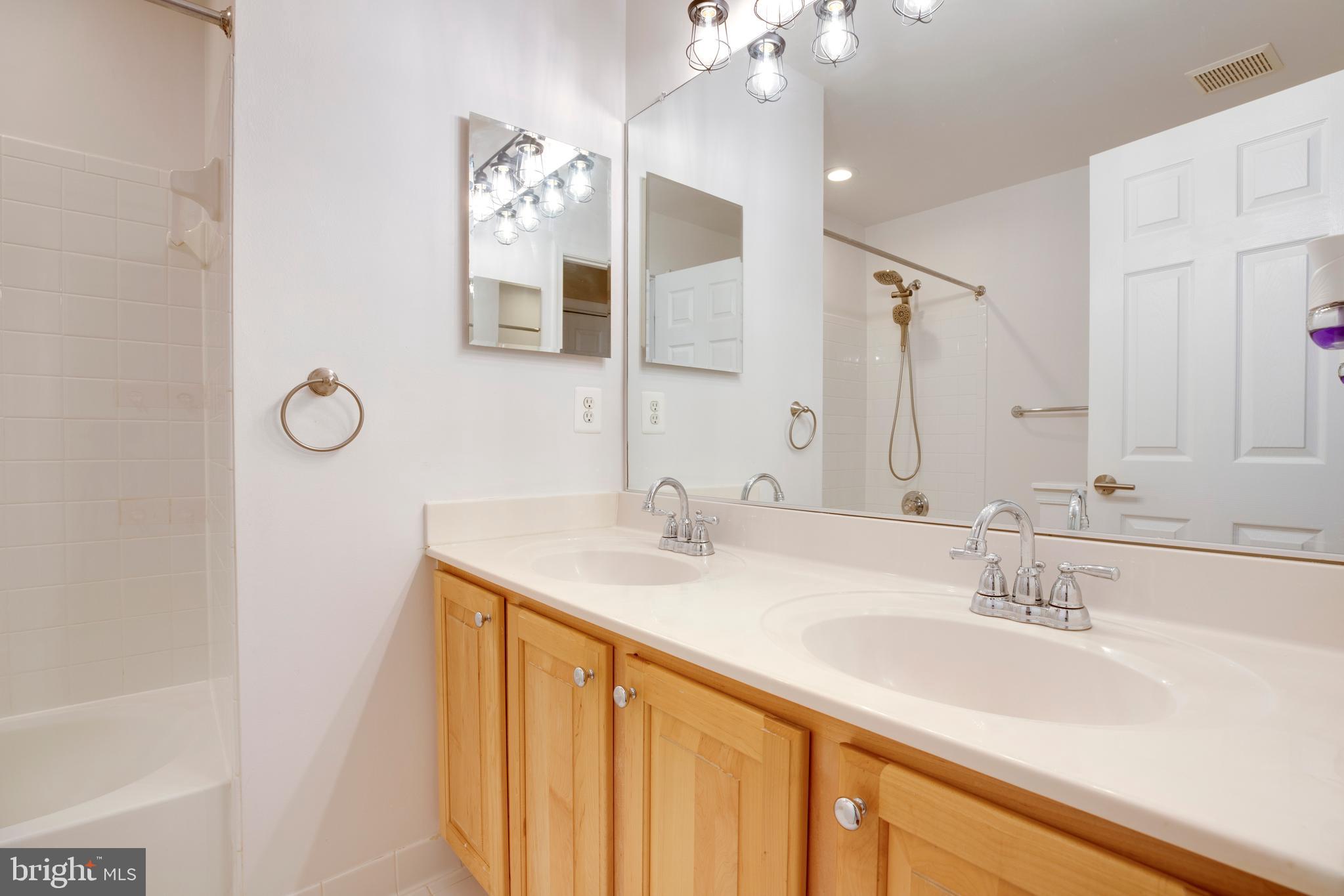 HIGHLAND OAKS - Residential