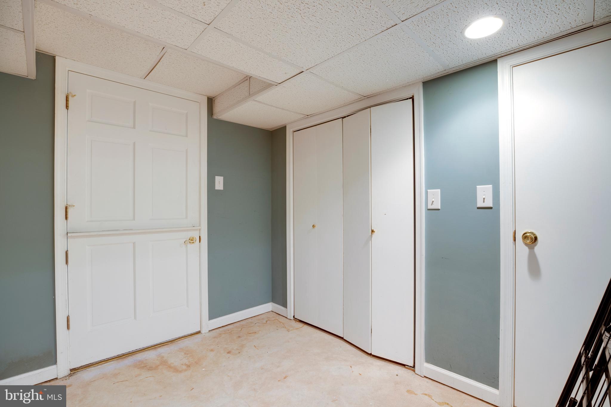 HIGHLAND OAKS - Residential