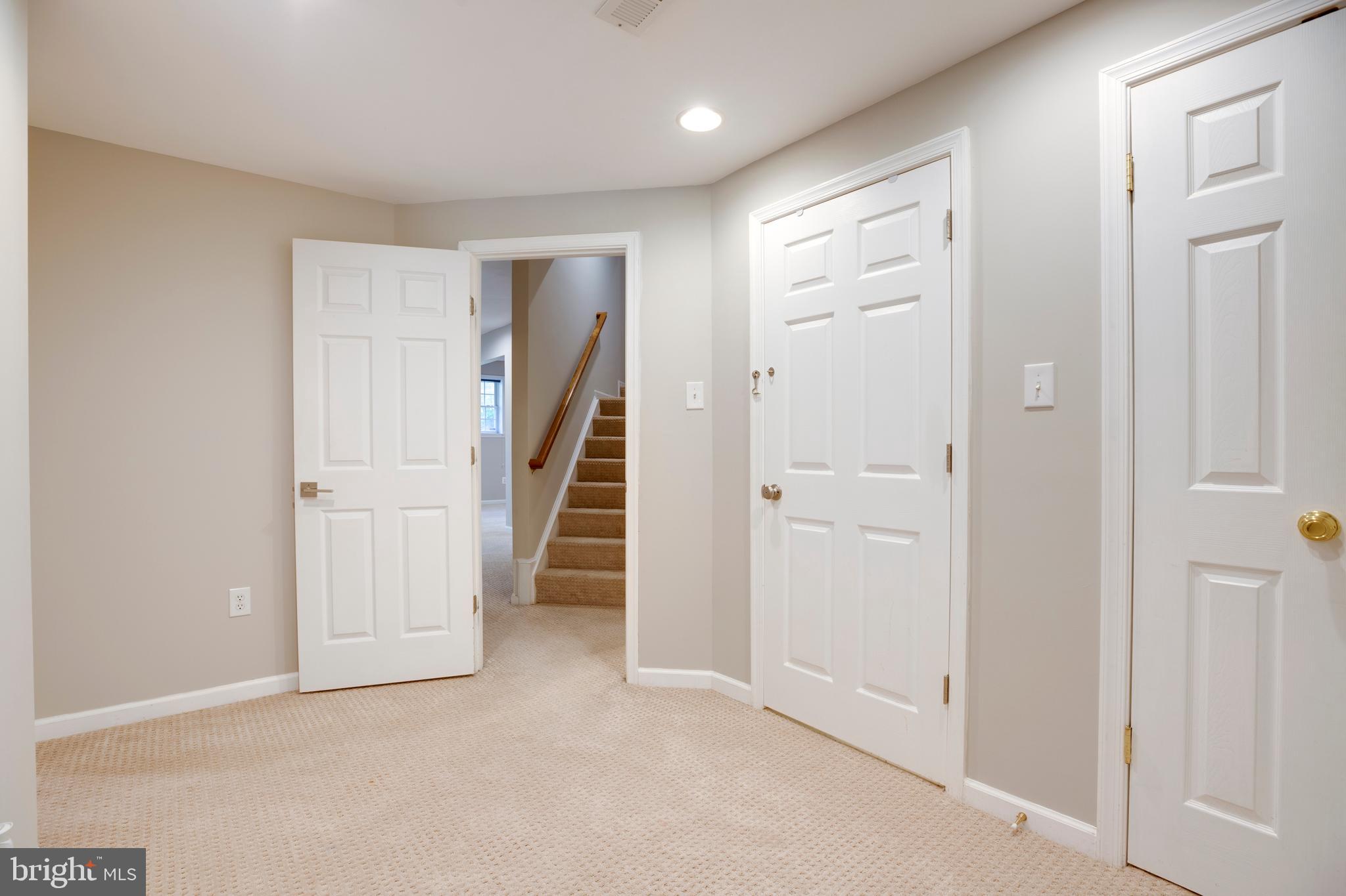 HIGHLAND OAKS - Residential