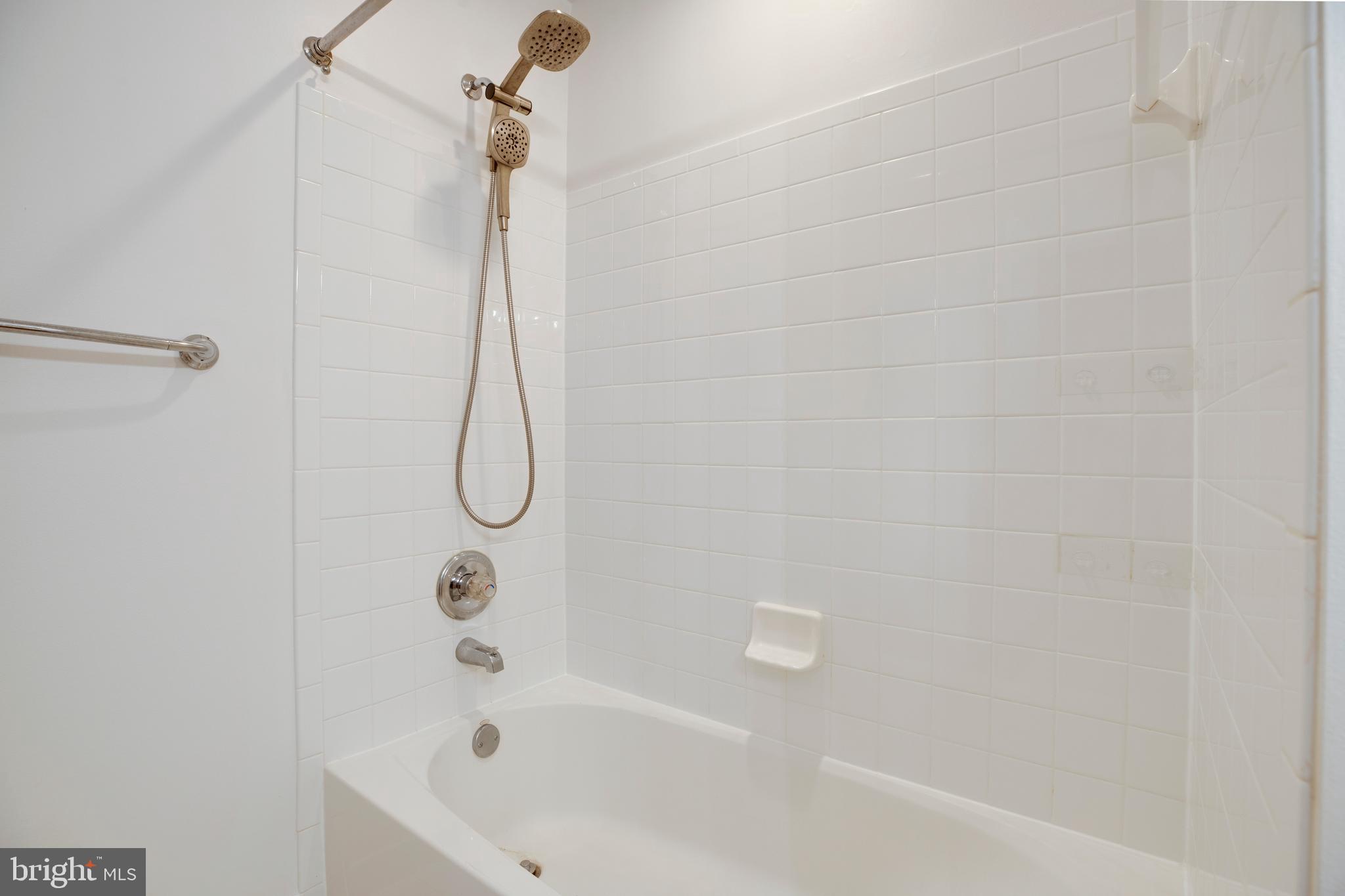 HIGHLAND OAKS - Residential