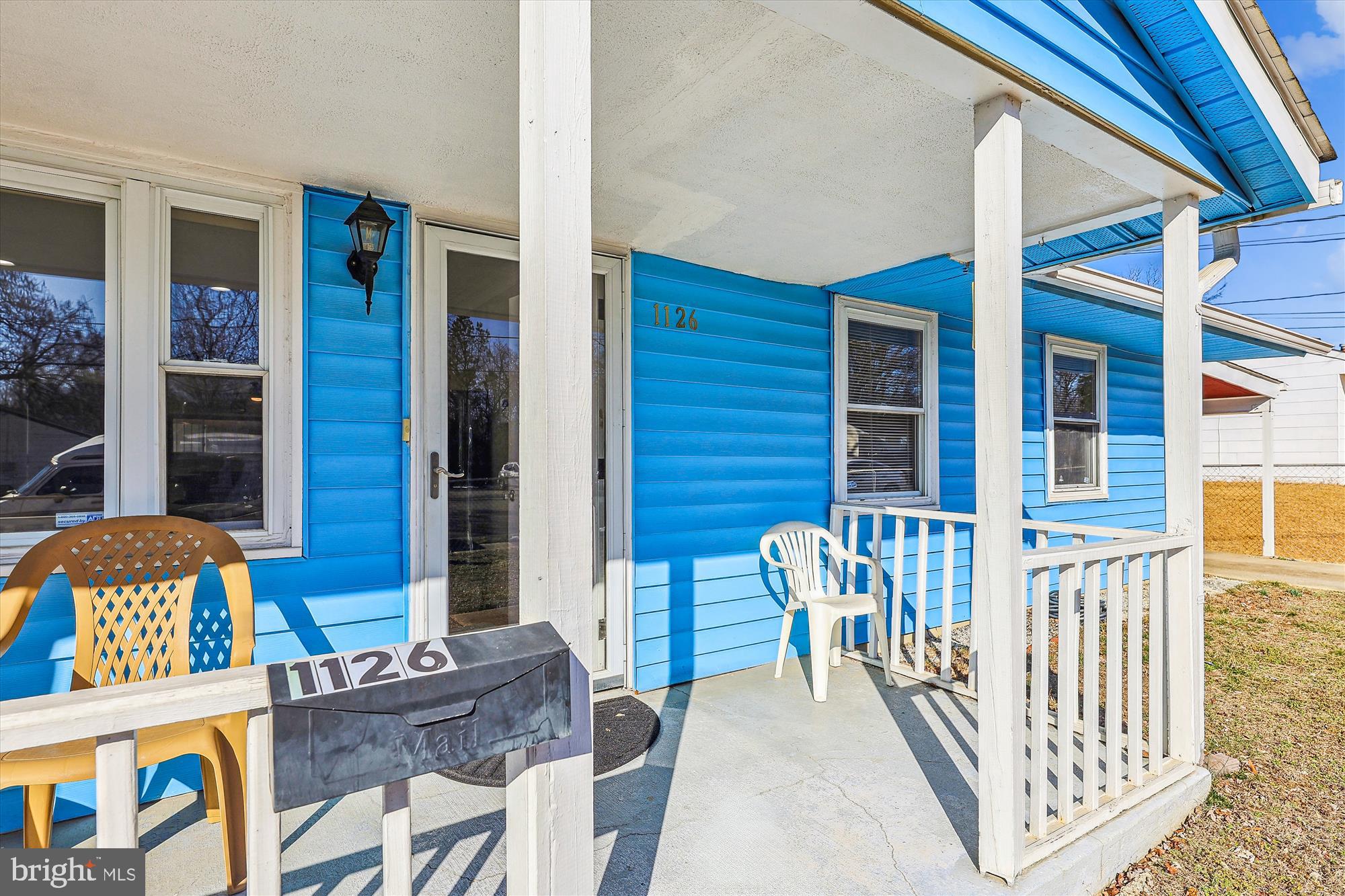 SOUTH LAWN - Residential