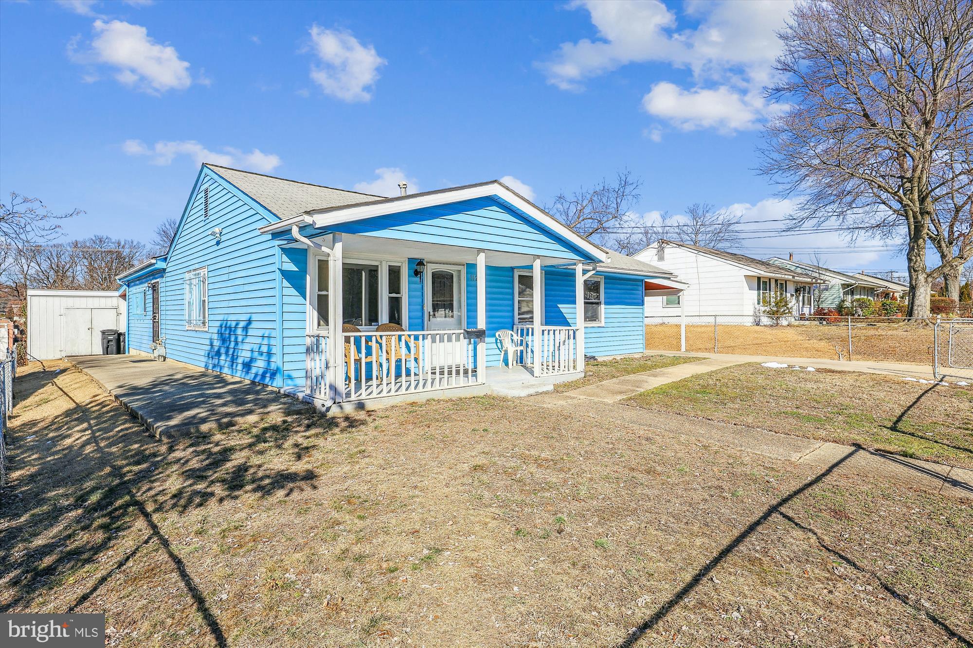 SOUTH LAWN - Residential