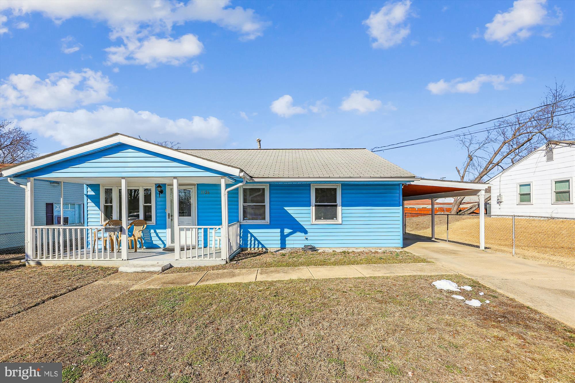 SOUTH LAWN - Residential