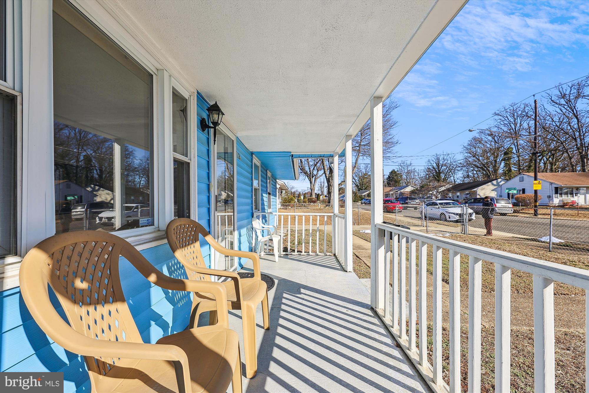 SOUTH LAWN - Residential