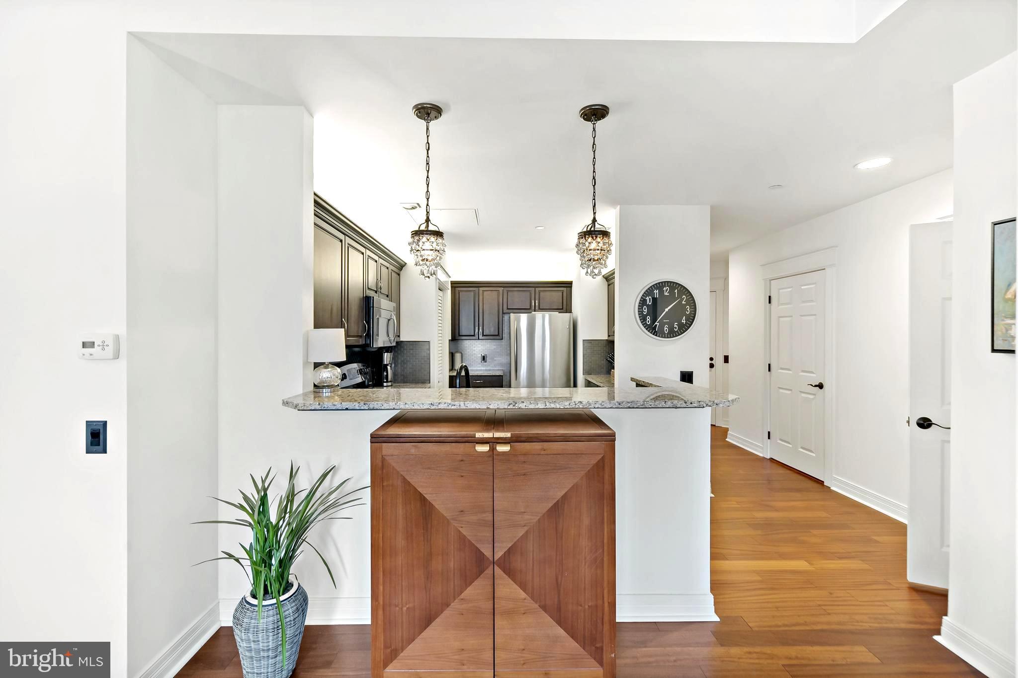 1600 ARCH STREET 18 517