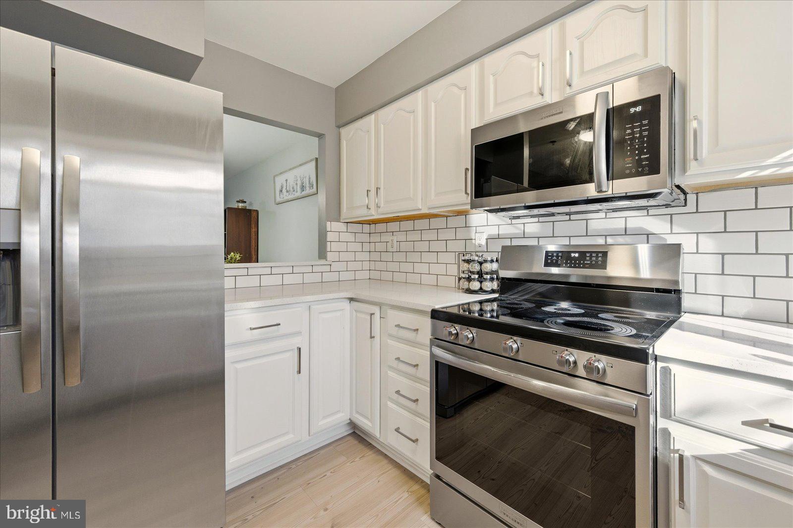 GLADE BY THE POND CM - Residential