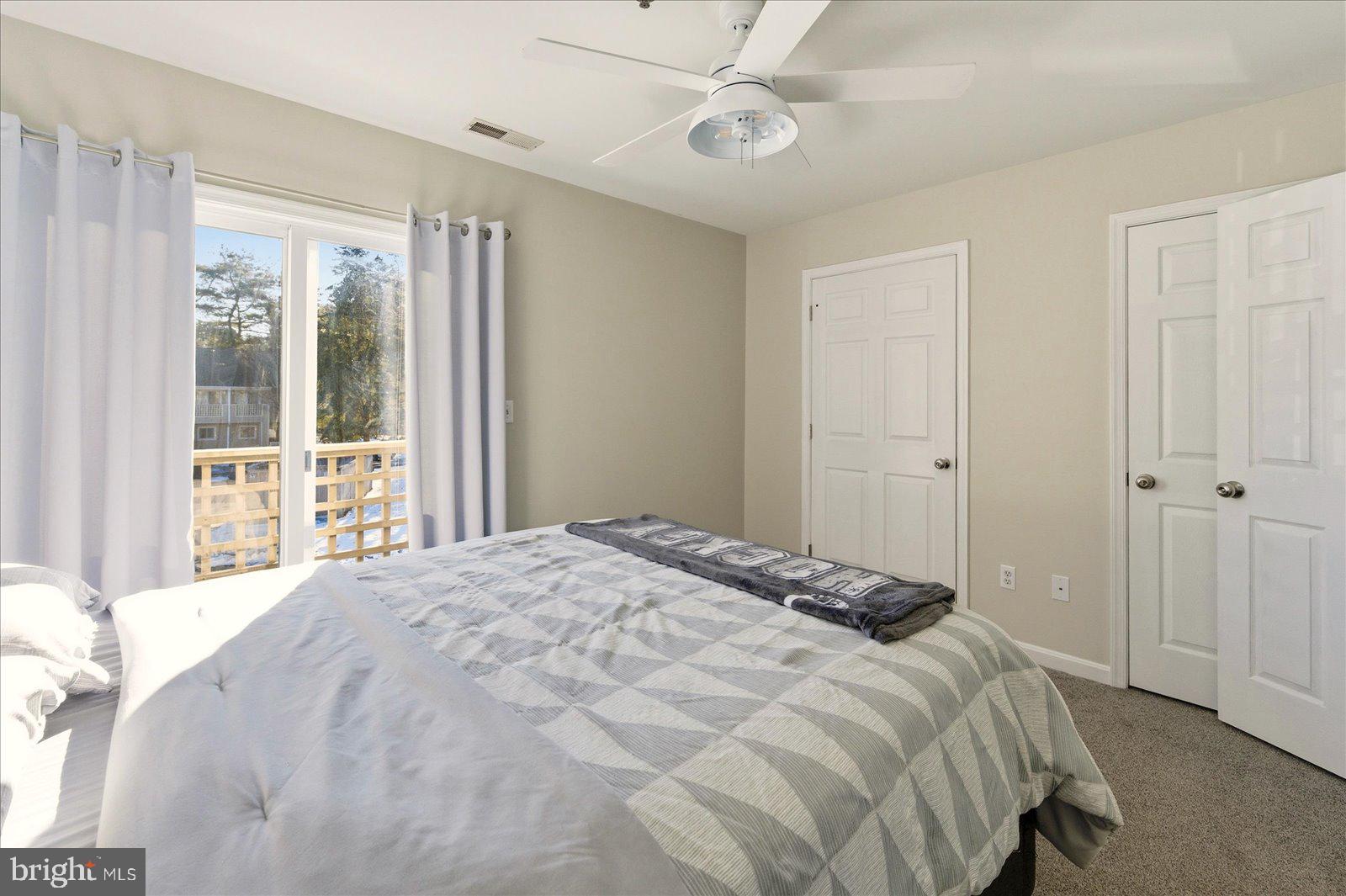 GLADE BY THE POND CM - Residential