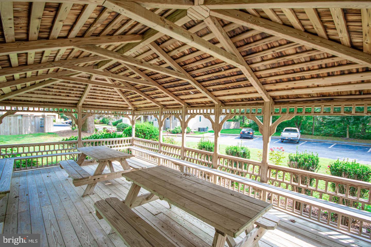 GLADE BY THE POND CM - Residential