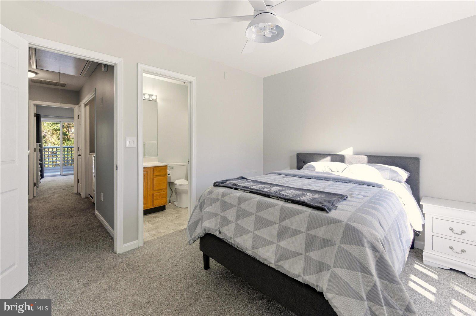 GLADE BY THE POND CM - Residential