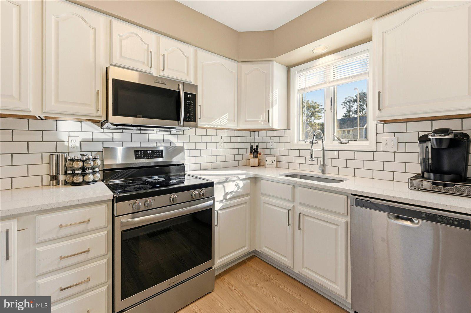 GLADE BY THE POND CM - Residential