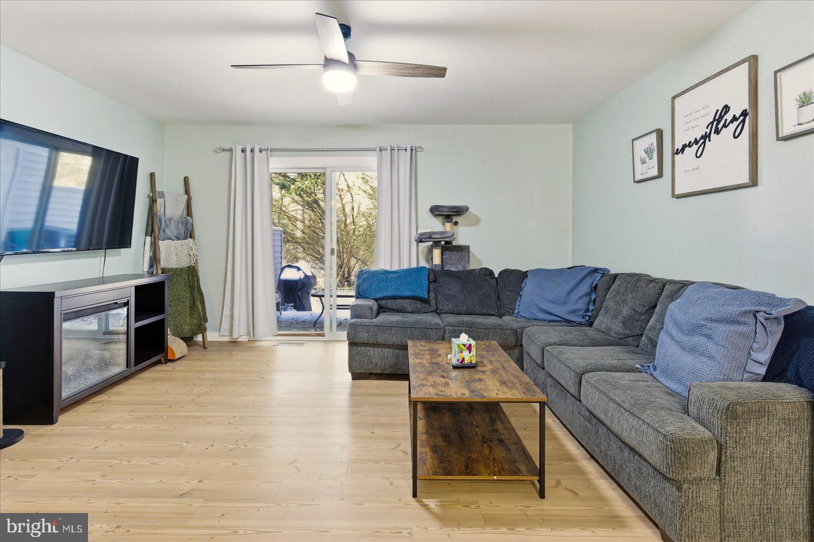 GLADE BY THE POND CM - Residential