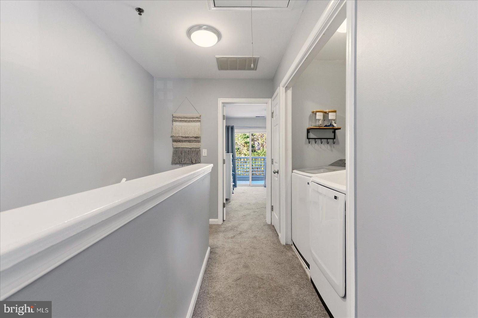 GLADE BY THE POND CM - Residential