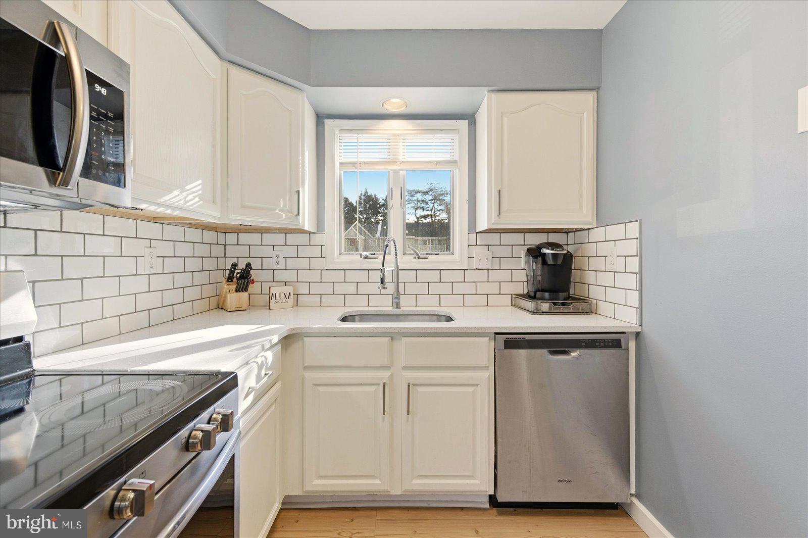 GLADE BY THE POND CM - Residential