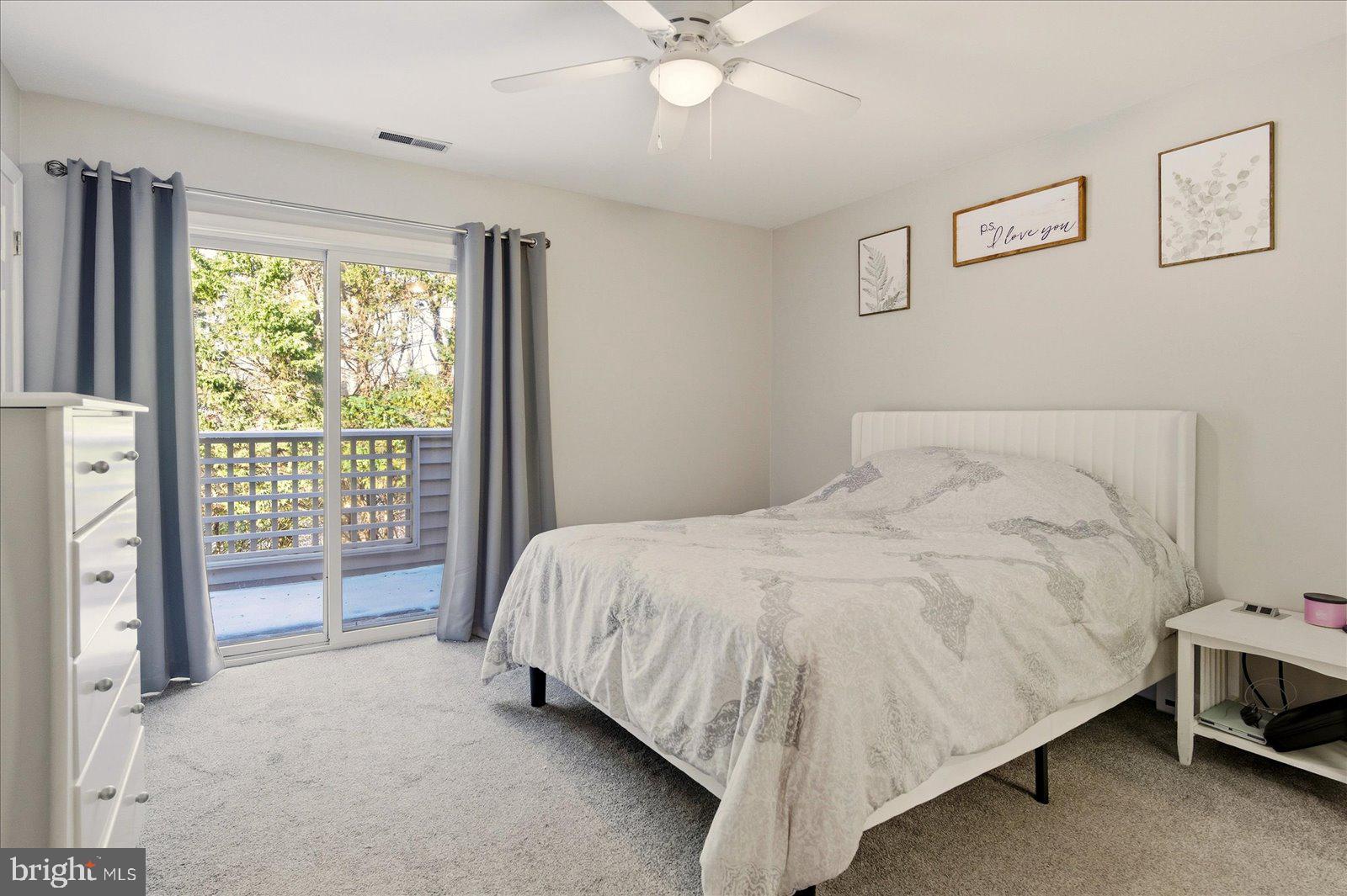 GLADE BY THE POND CM - Residential