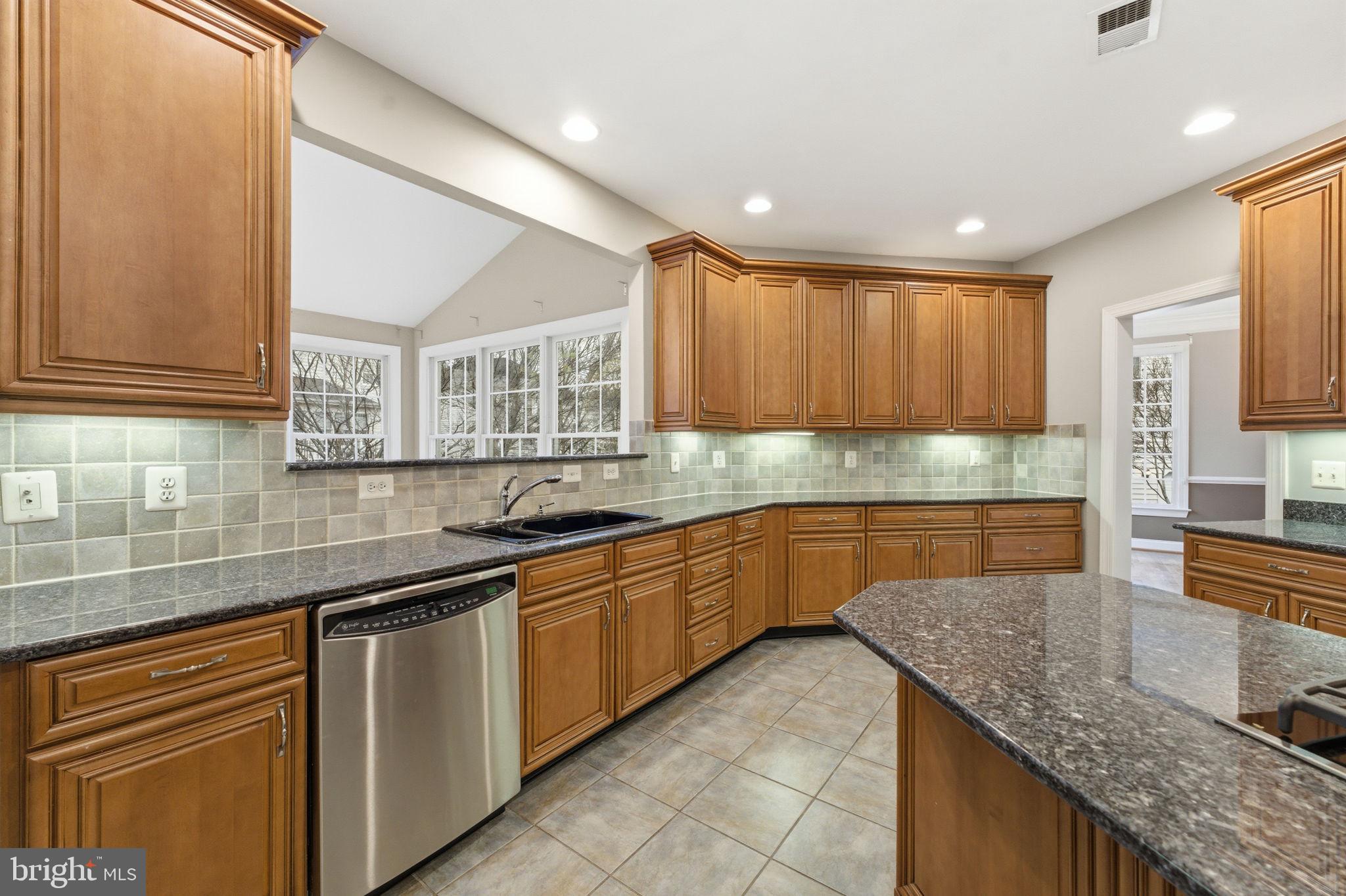 BELMONT COUNTRY CLUB - Residential