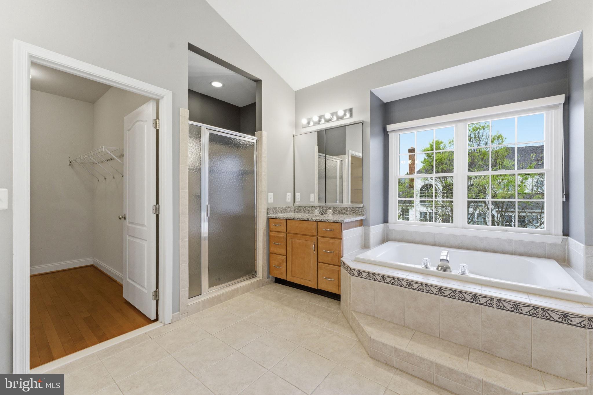 BELMONT COUNTRY CLUB - Residential