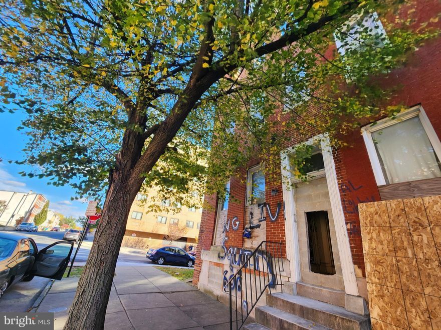 HOUSING AUTHORITY OF BALTIMORE CITY OFFICIAL AUCTION
ONLINE: Bidding begins 12/11/2025 @ 10:00 AM. Bidding ends 12/15/2025 @ 11:50 AM. List Price is Suggested Opening Bid. Deposit: $5,000.

3 Story end unit townhouse located in the Sandtown-Winchester area.
JUST MINUTES to Harlem Park and The University of Maryland Medical Center.
Easy access to major traffic arteries the Franklin Mulberry Expressway, and N Fulton Ave.
Property is believed to be vacant.