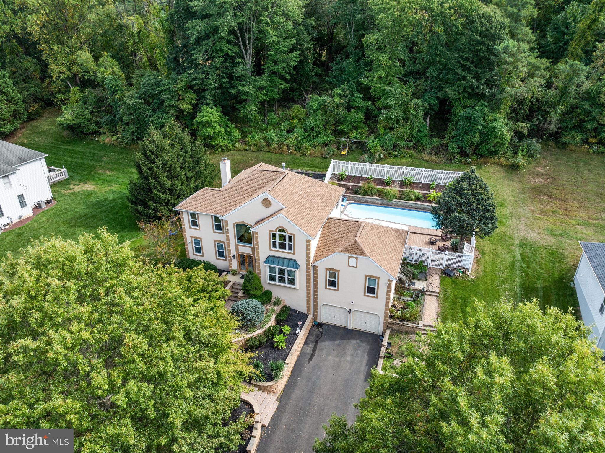 HOLLAND MEADOWS - Residential