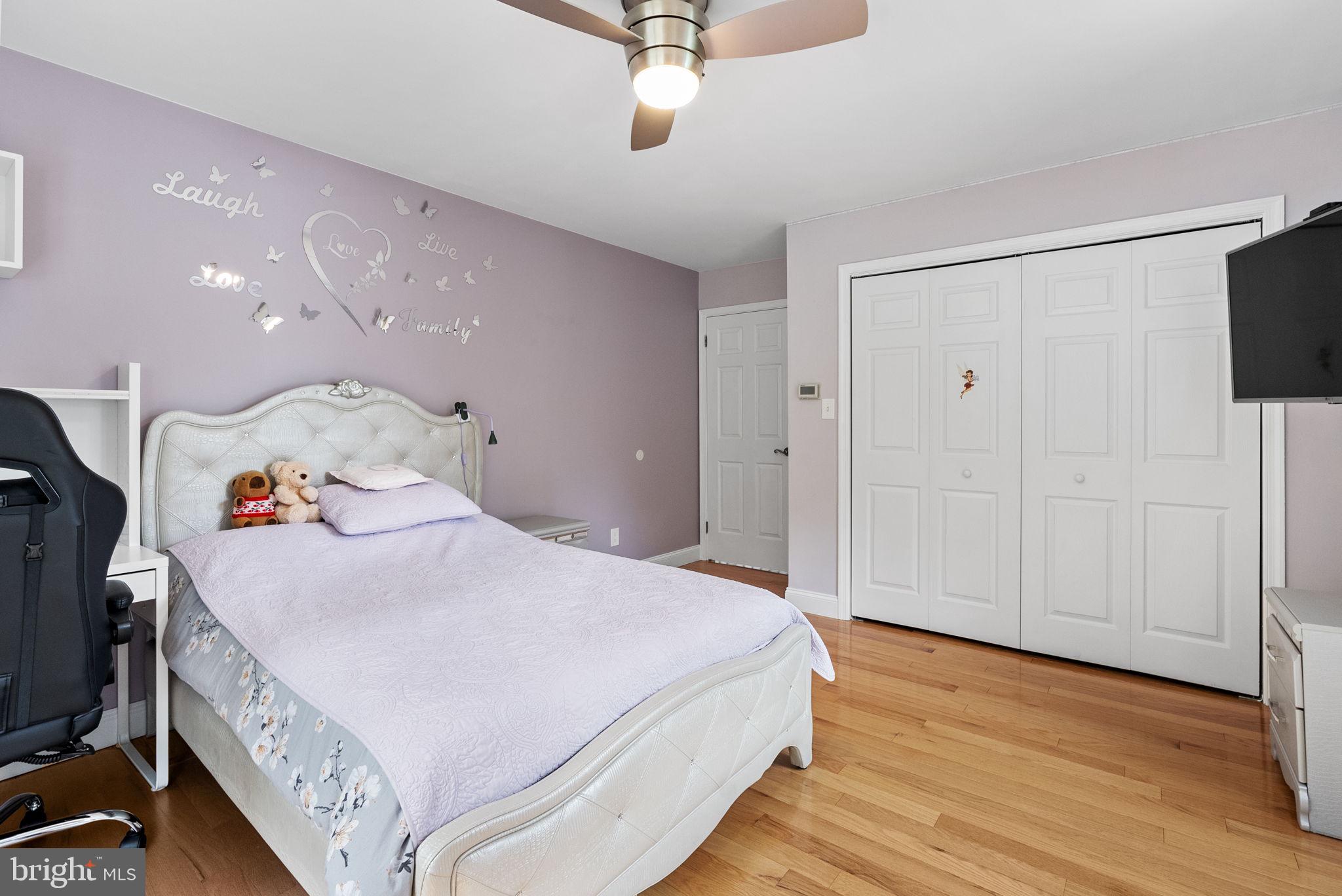 HOLLAND MEADOWS - Residential