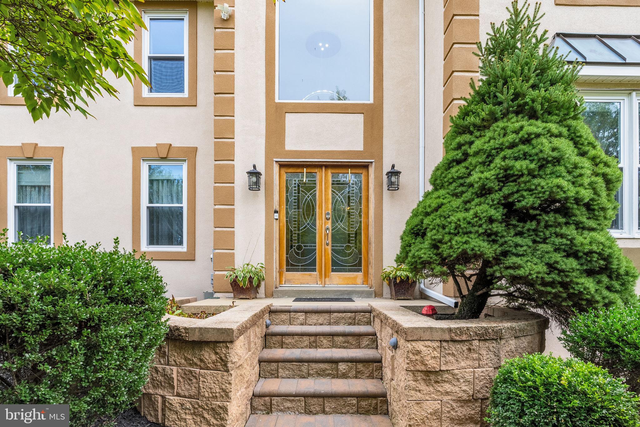 HOLLAND MEADOWS - Residential