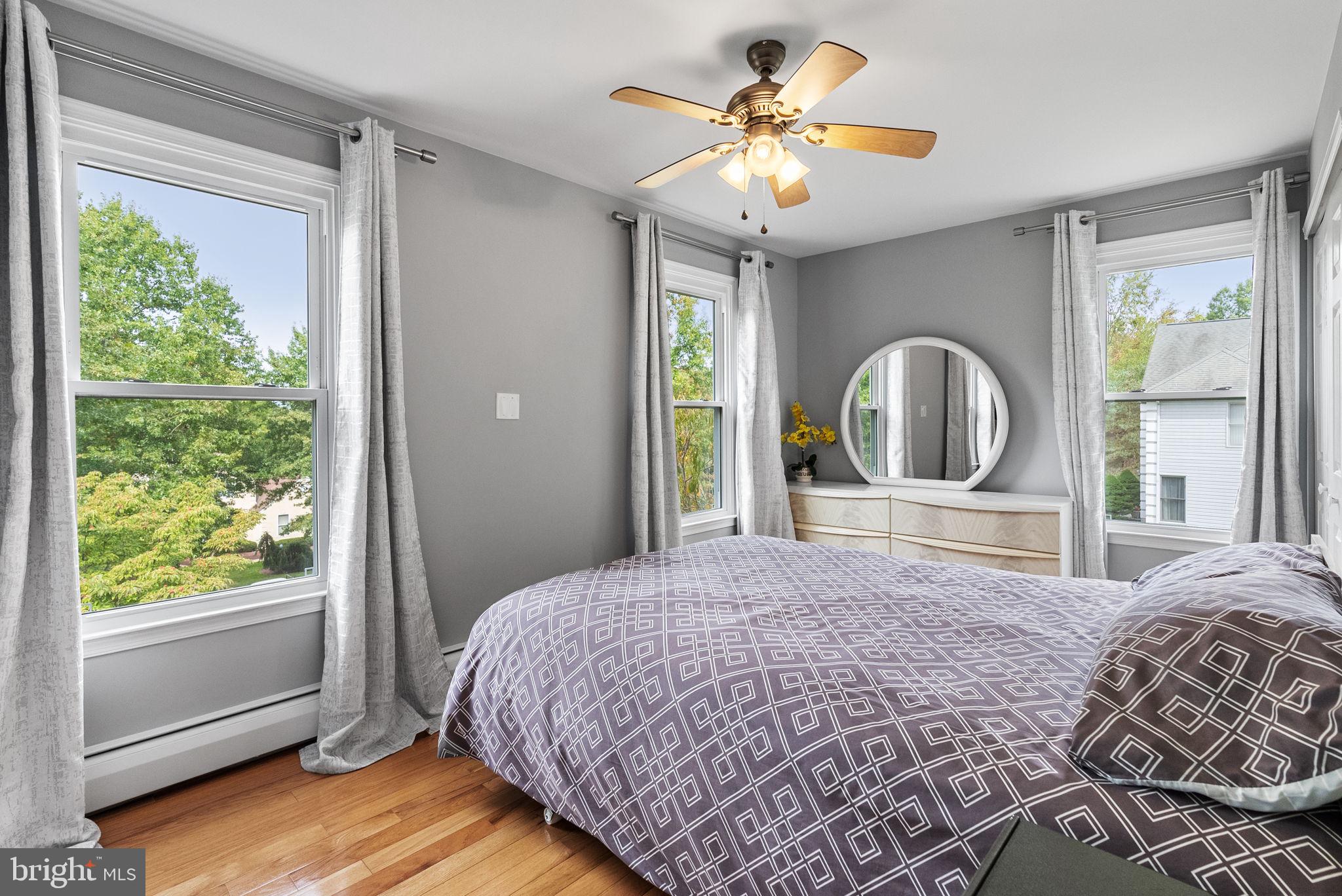 HOLLAND MEADOWS - Residential