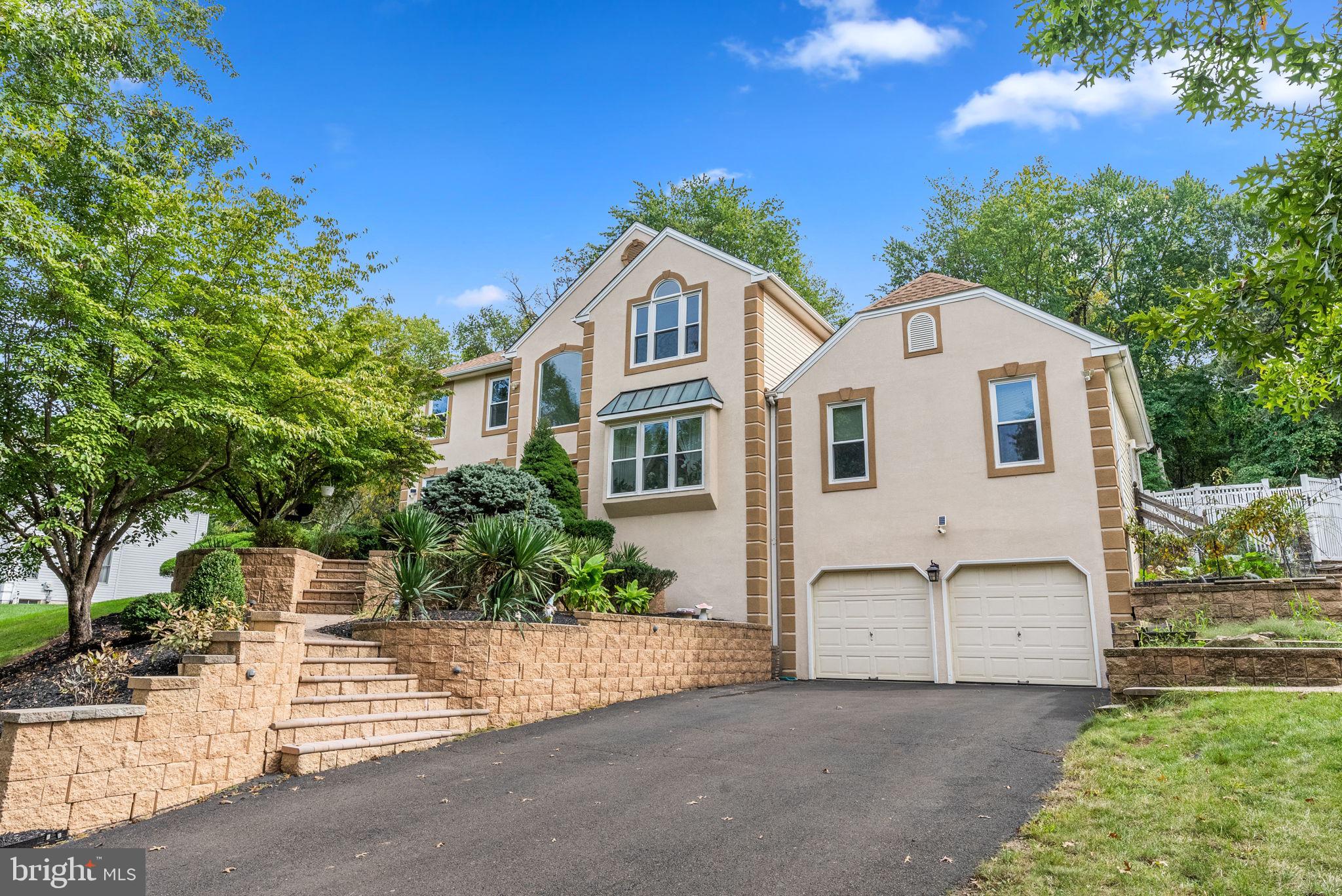 HOLLAND MEADOWS - Residential