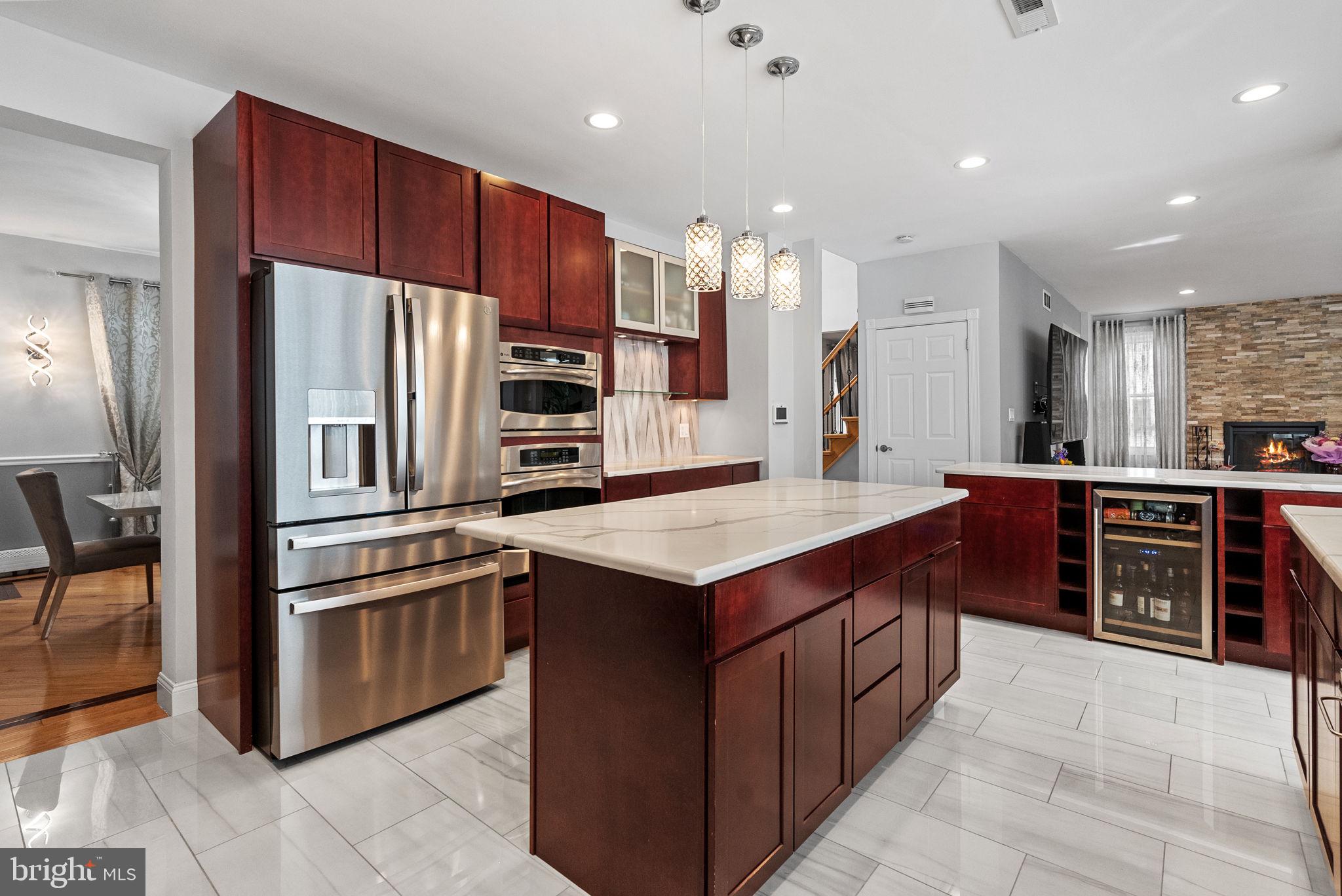 HOLLAND MEADOWS - Residential