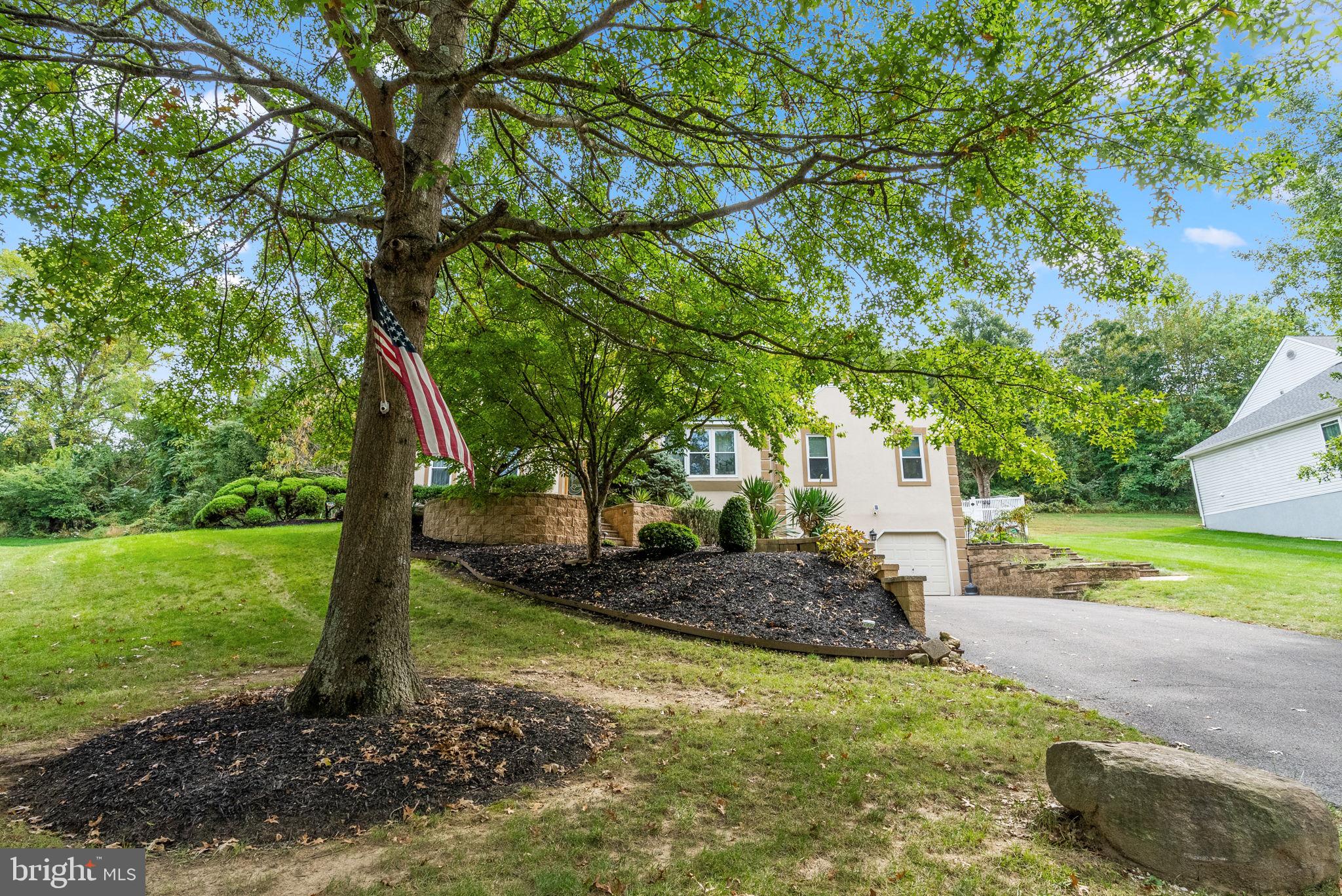 HOLLAND MEADOWS - Residential
