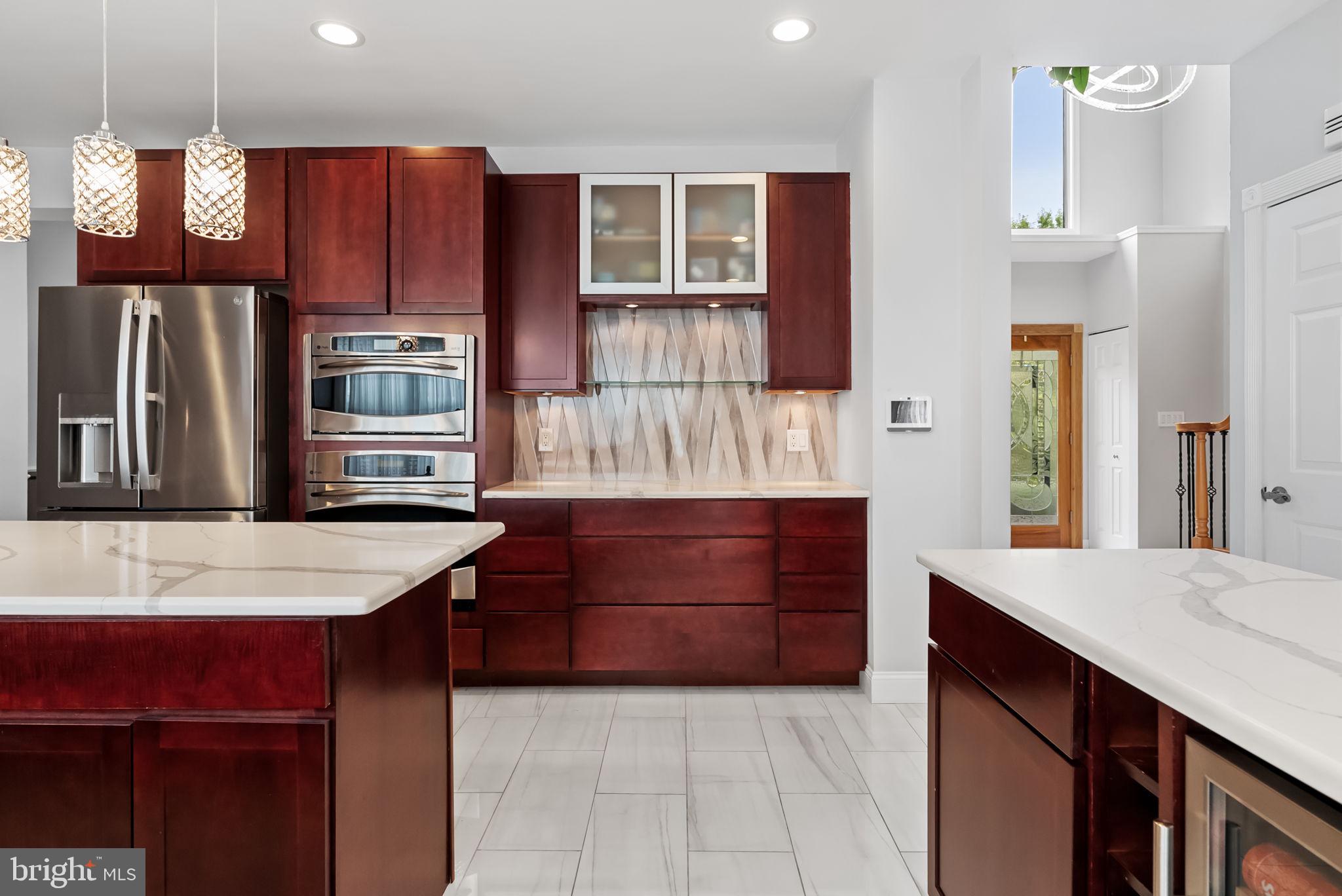 HOLLAND MEADOWS - Residential