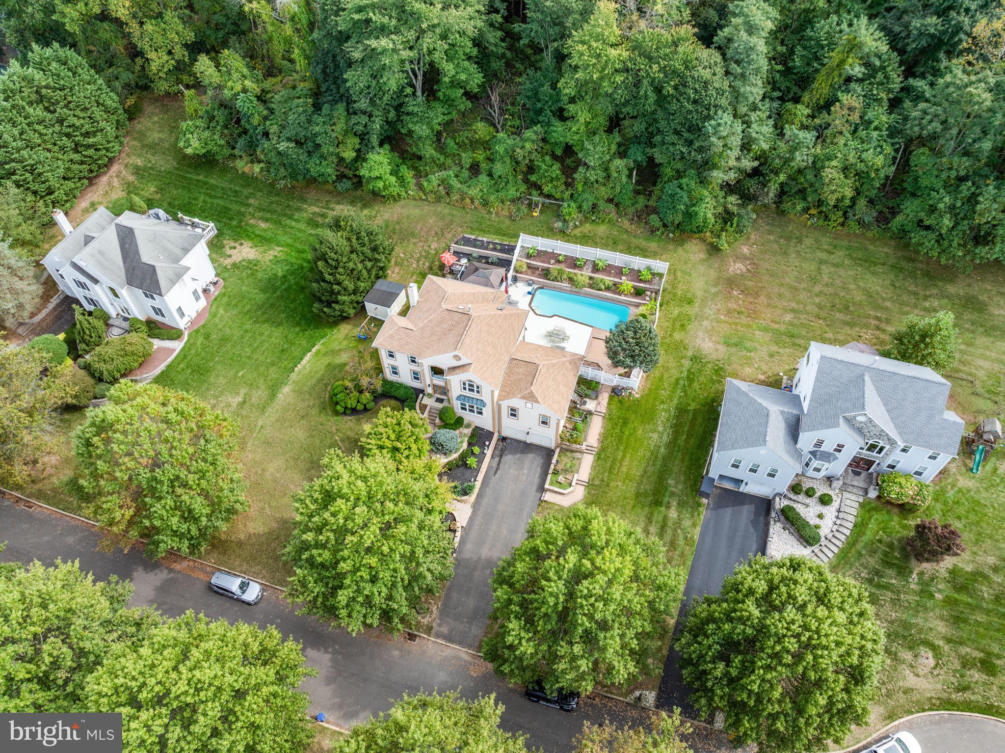 HOLLAND MEADOWS - Residential
