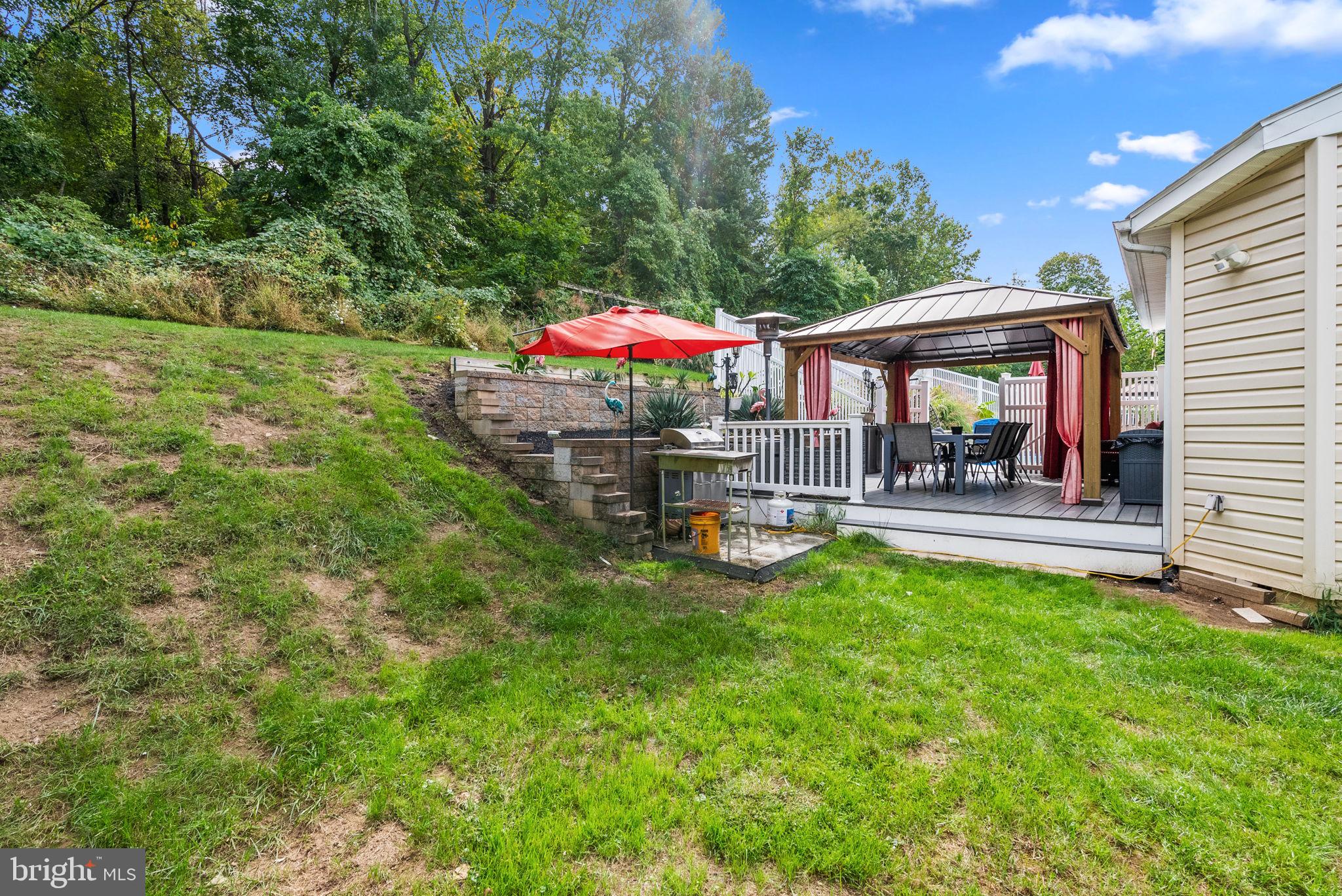 HOLLAND MEADOWS - Residential