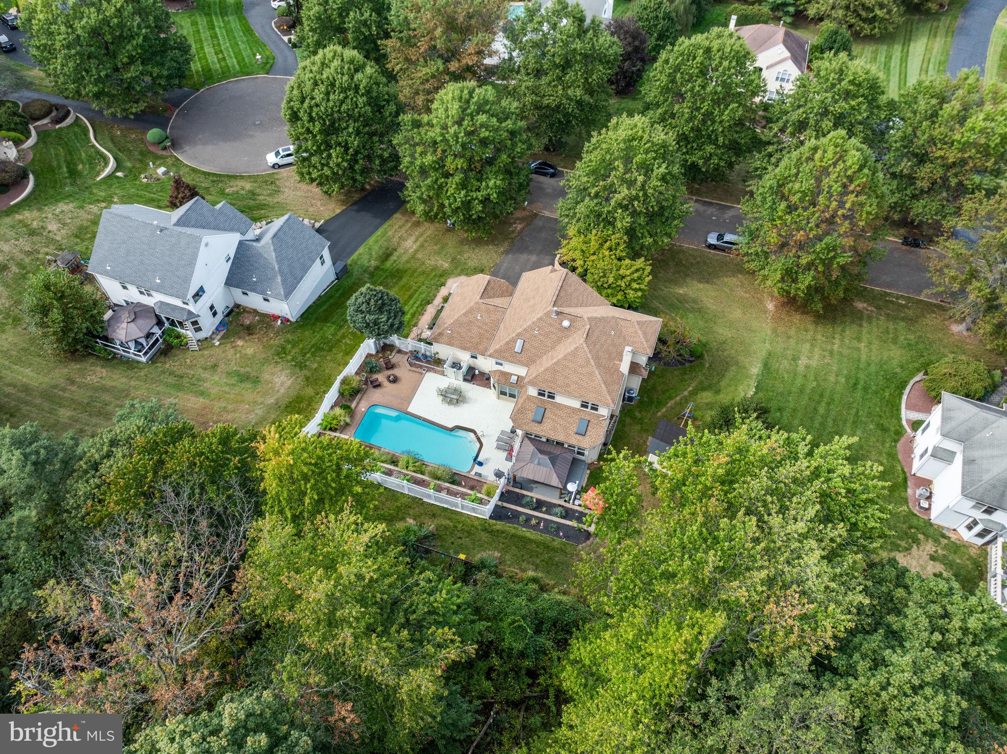 HOLLAND MEADOWS - Residential