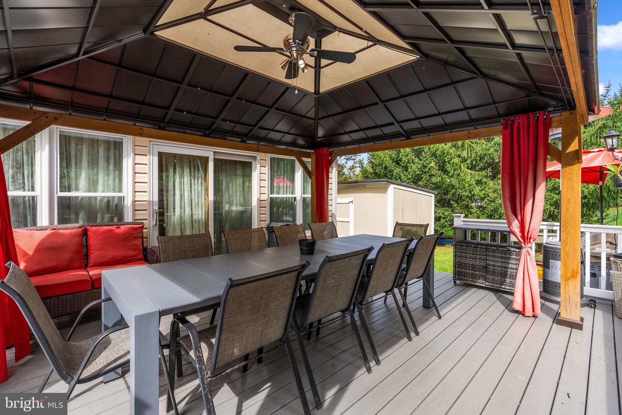 HOLLAND MEADOWS - Residential
