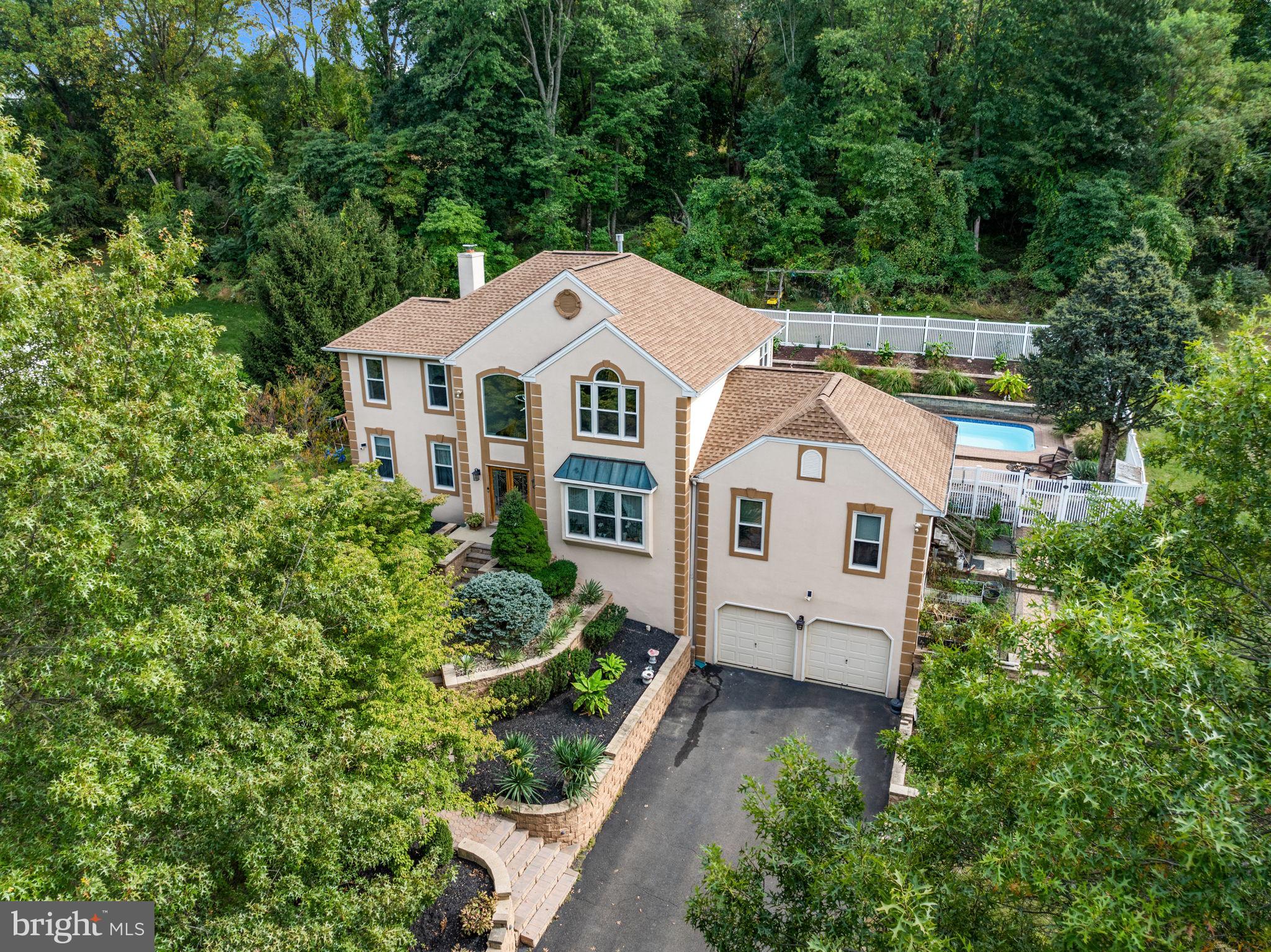 HOLLAND MEADOWS - Residential