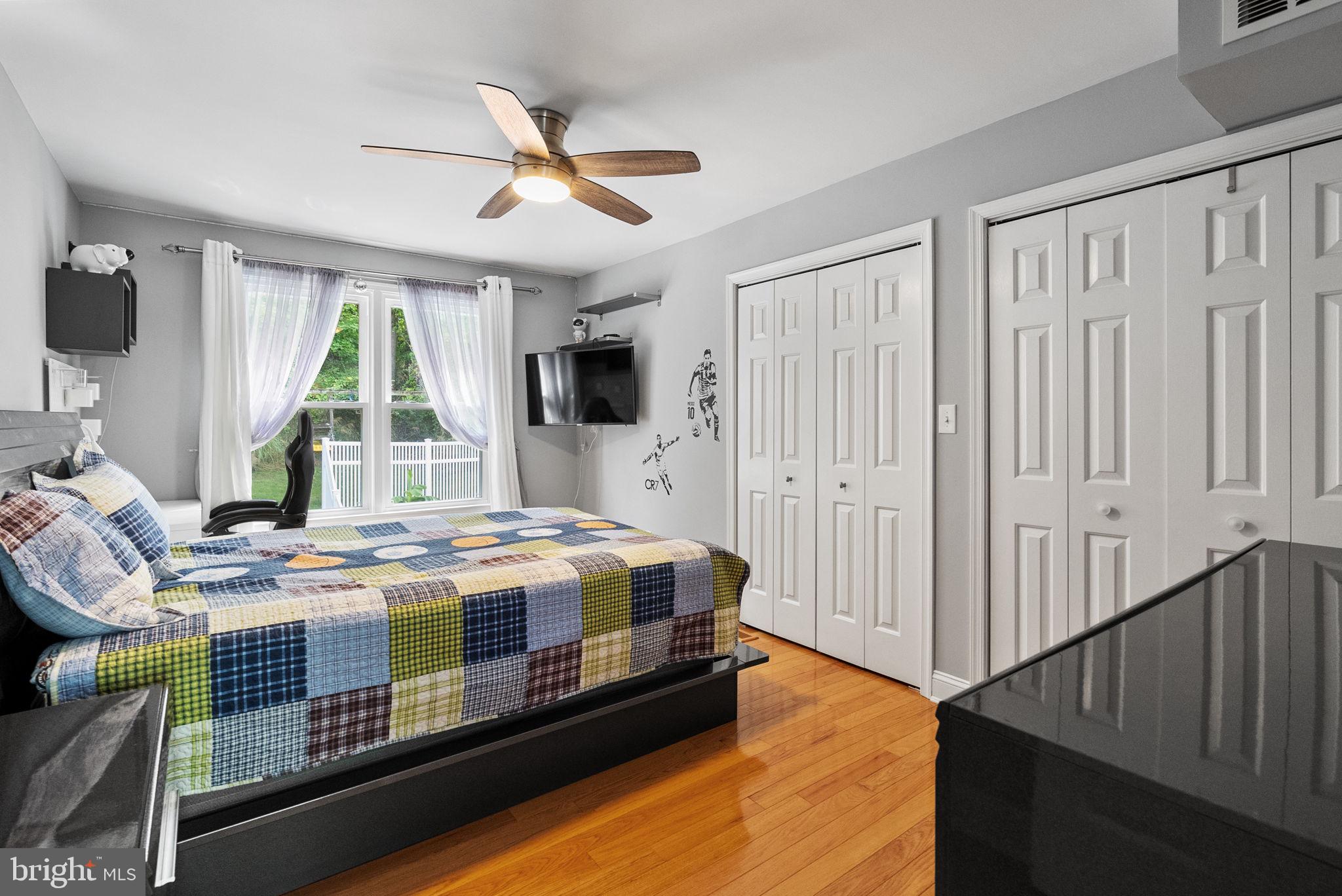 HOLLAND MEADOWS - Residential
