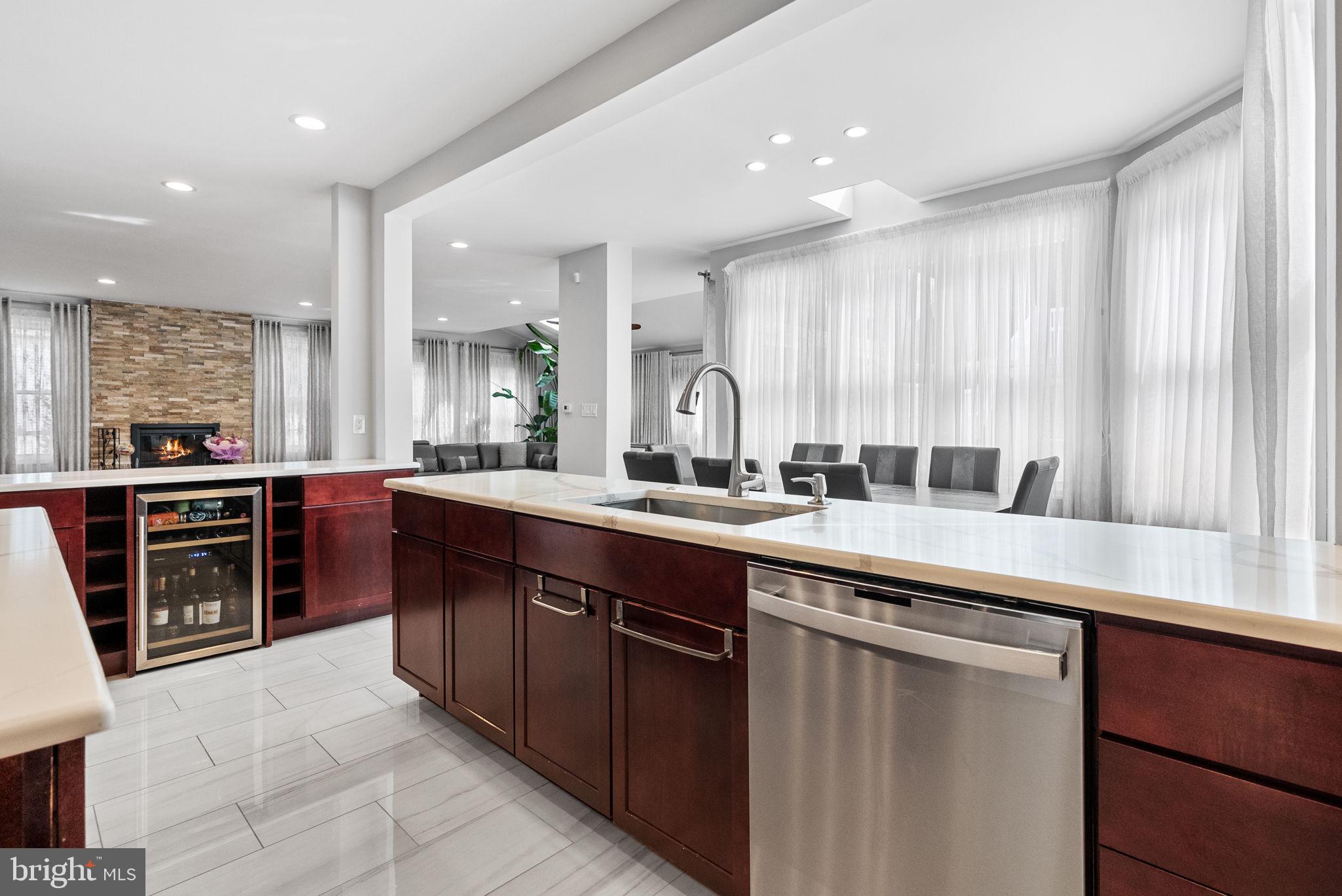HOLLAND MEADOWS - Residential