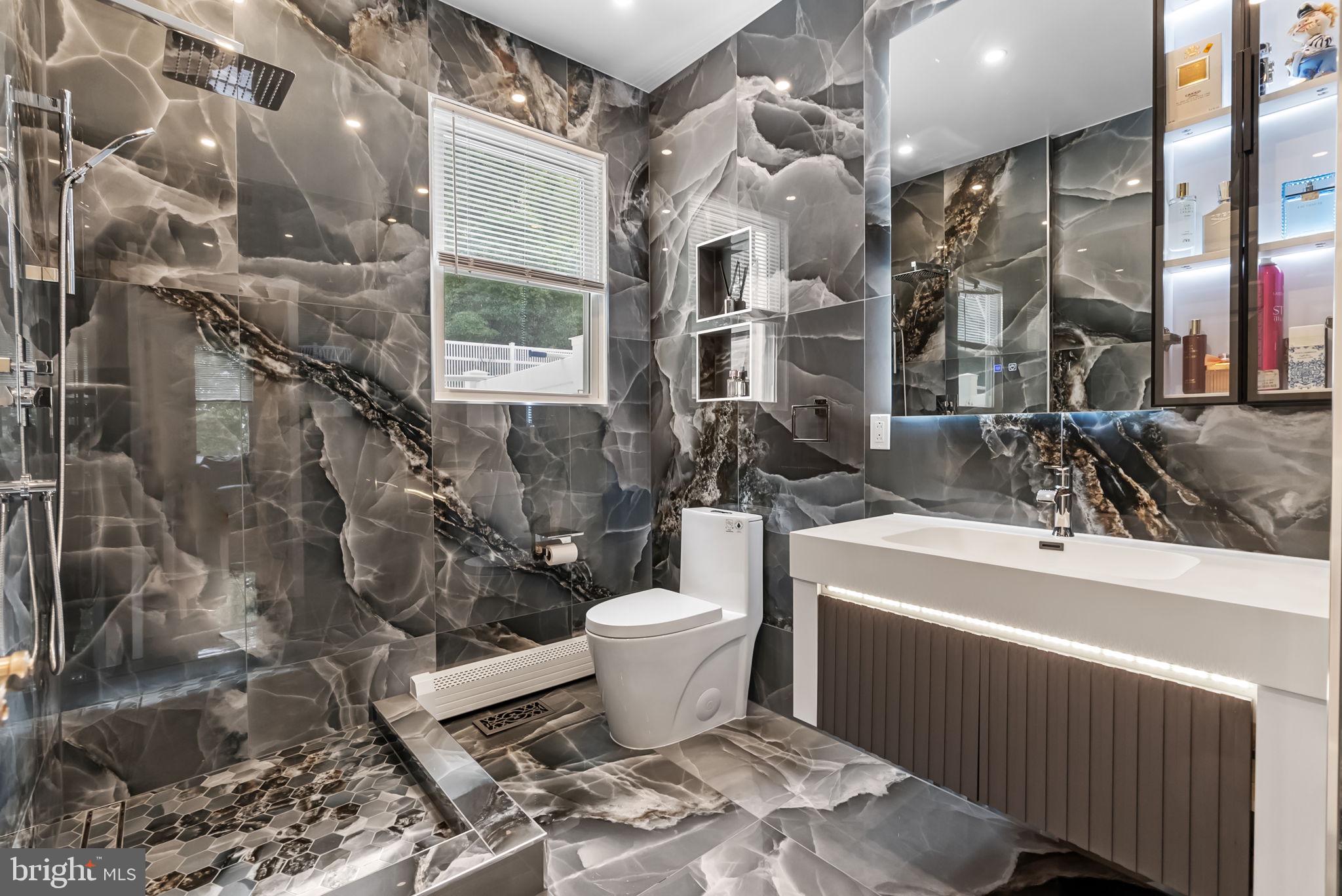 HOLLAND MEADOWS - Residential