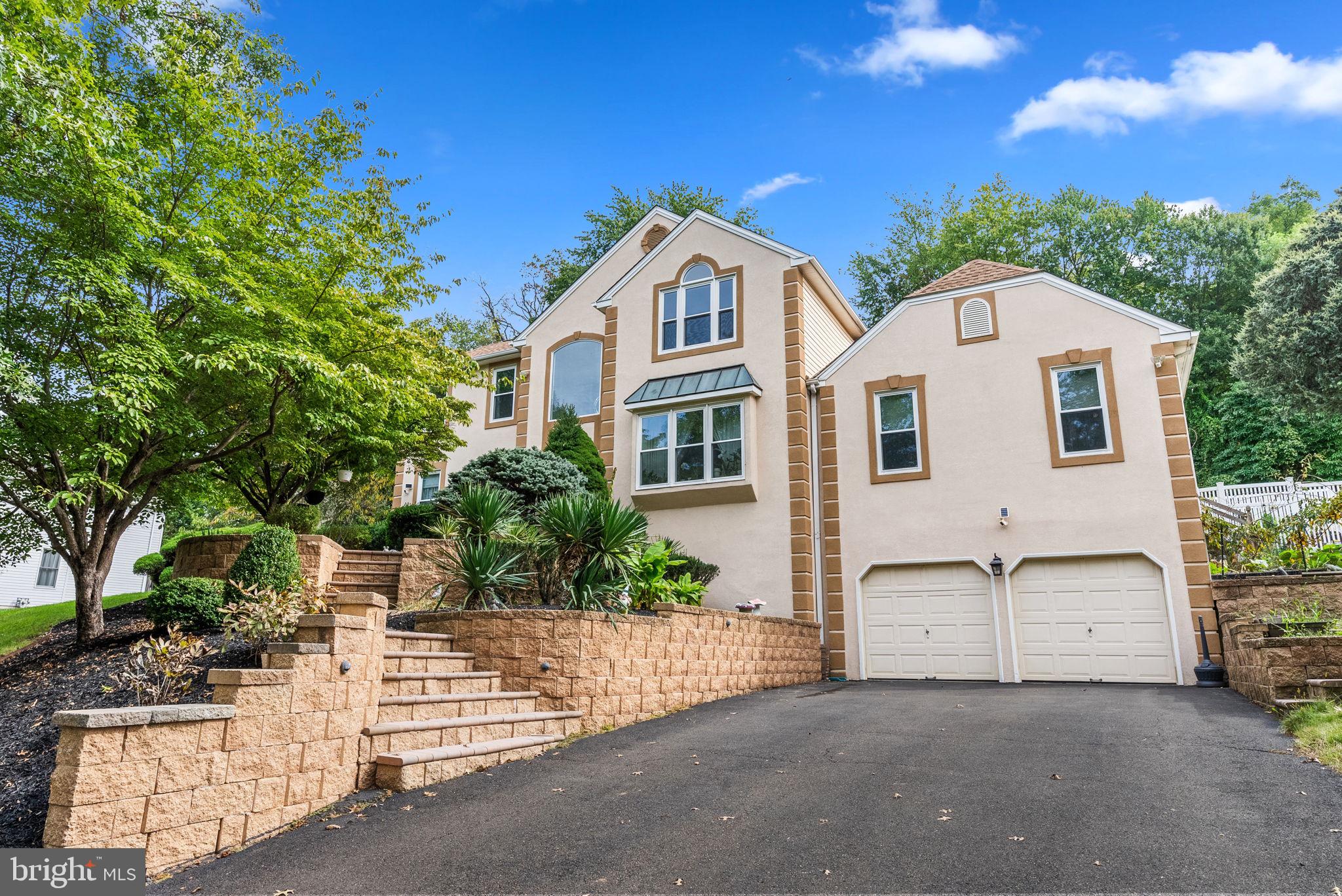 HOLLAND MEADOWS - Residential