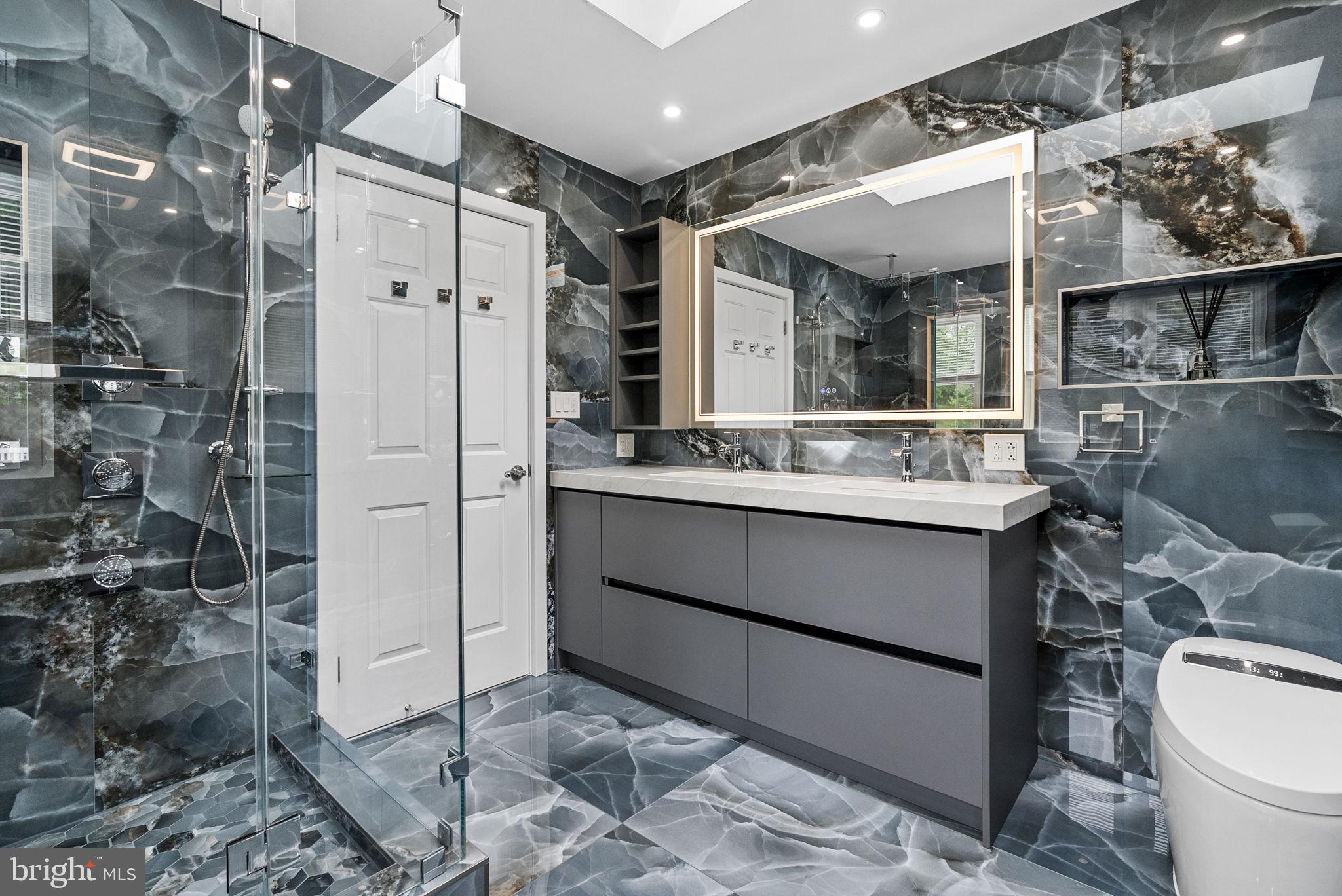 HOLLAND MEADOWS - Residential