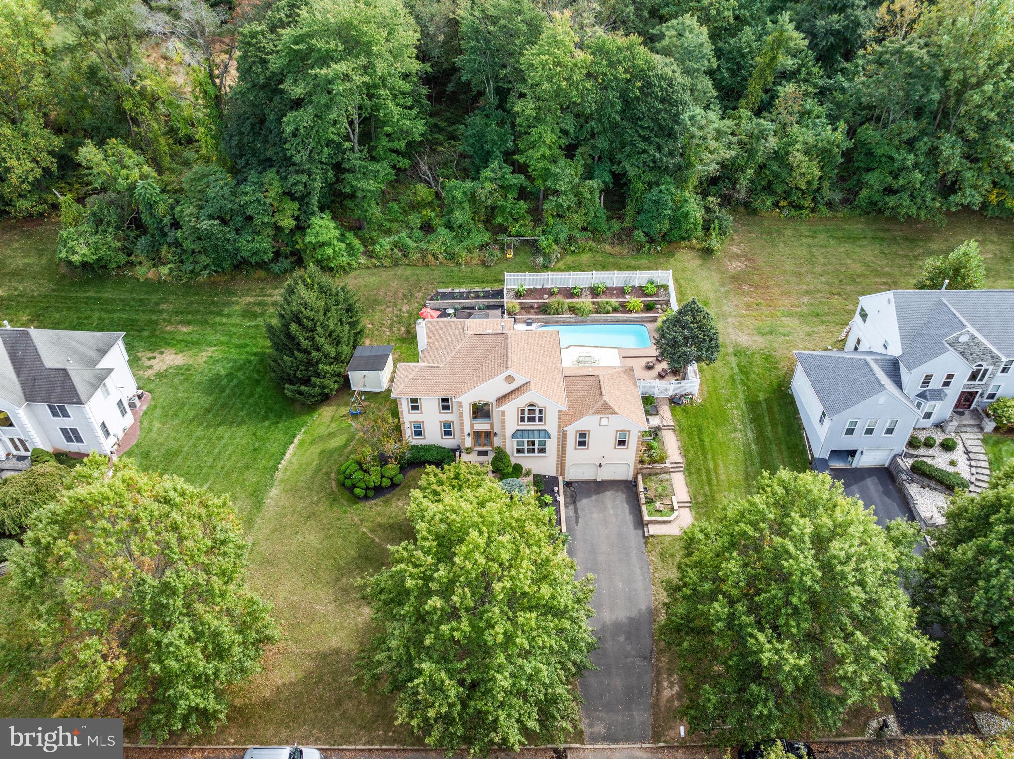 HOLLAND MEADOWS - Residential