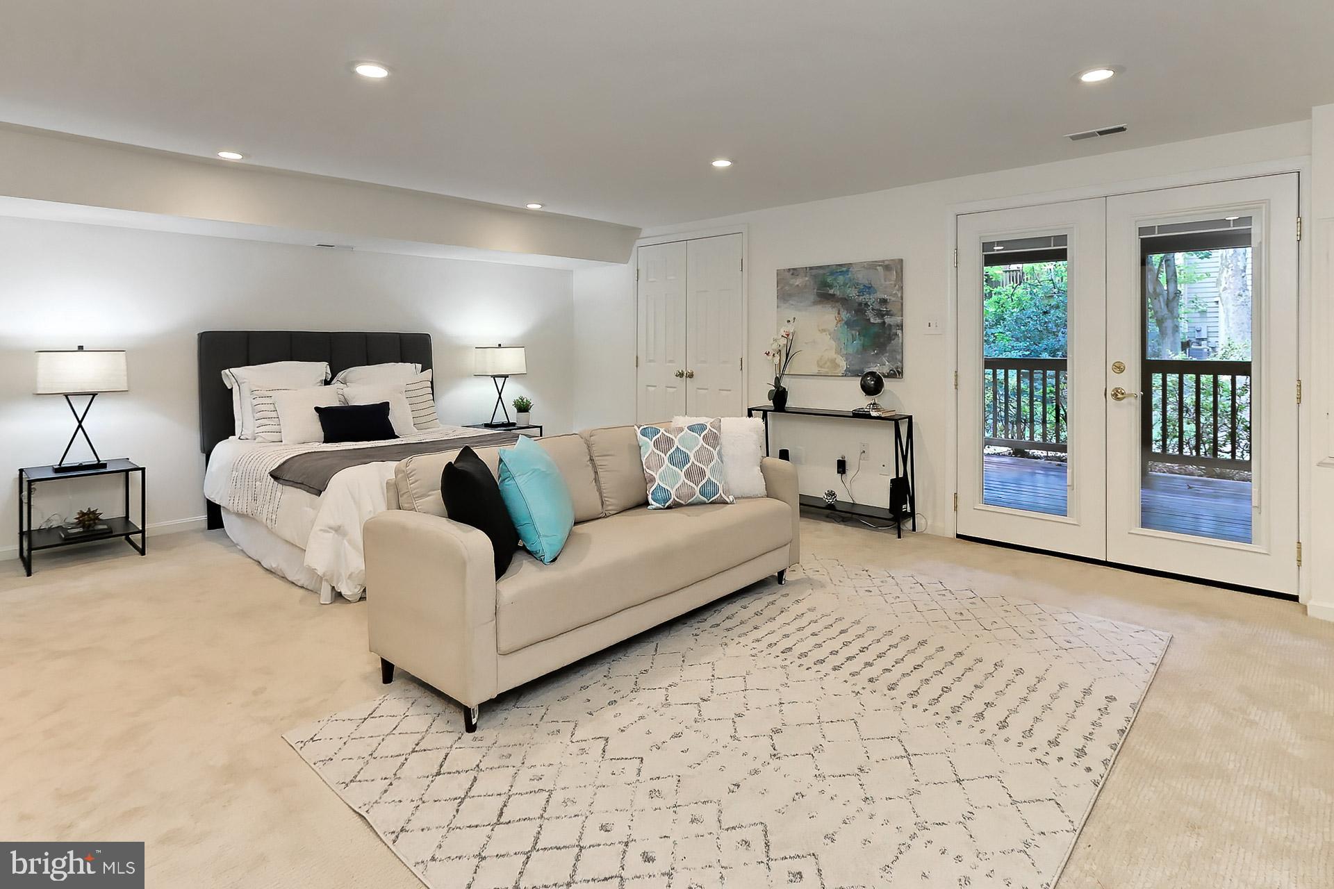 FAIR LAKES - Residential