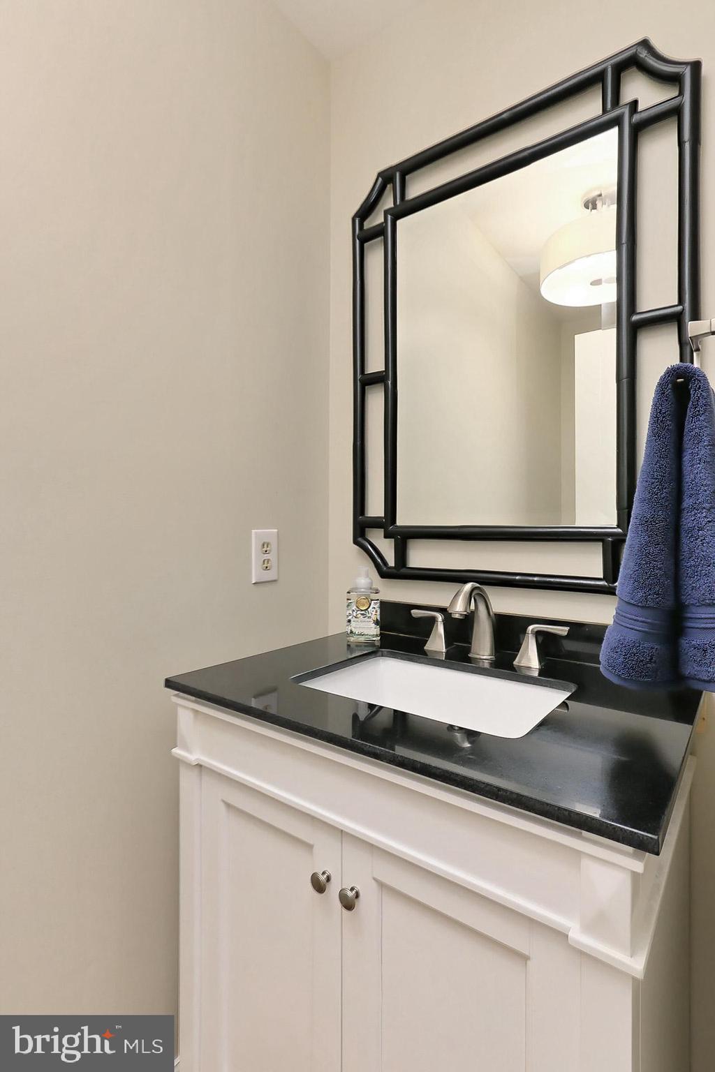 FAIR LAKES - Residential