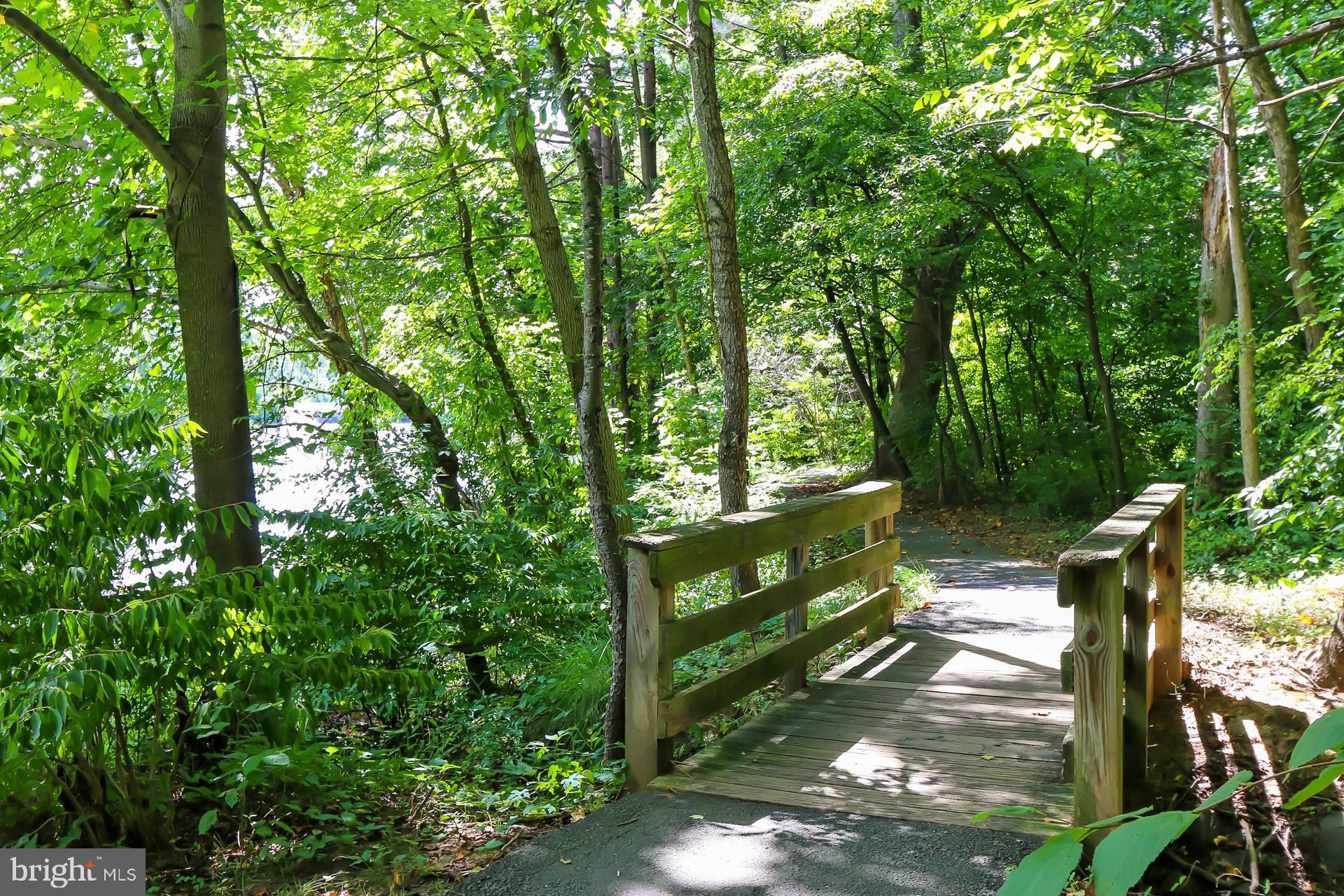 FAIR LAKES - Residential