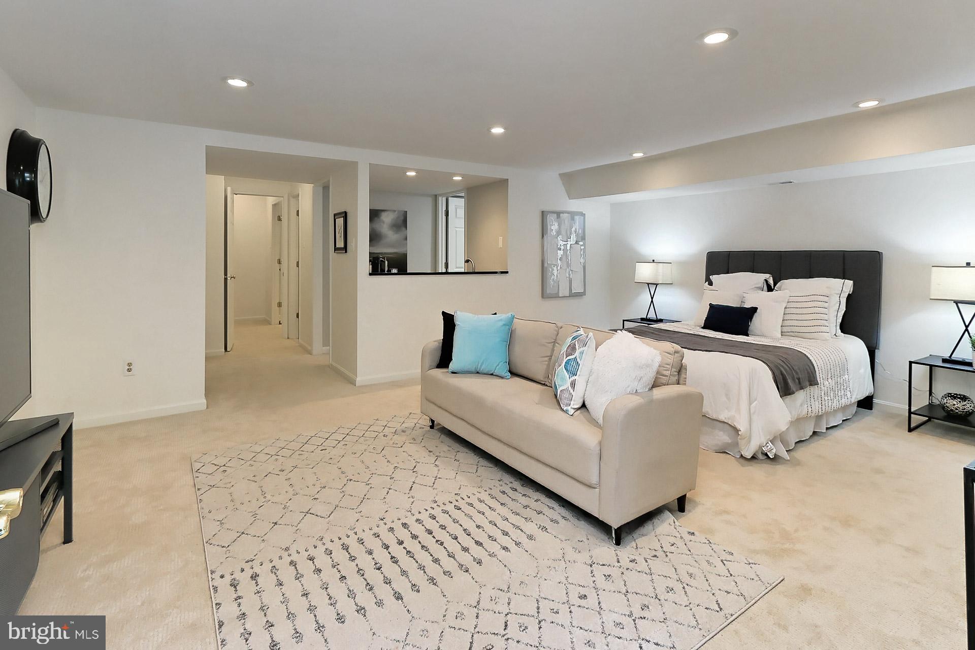 FAIR LAKES - Residential