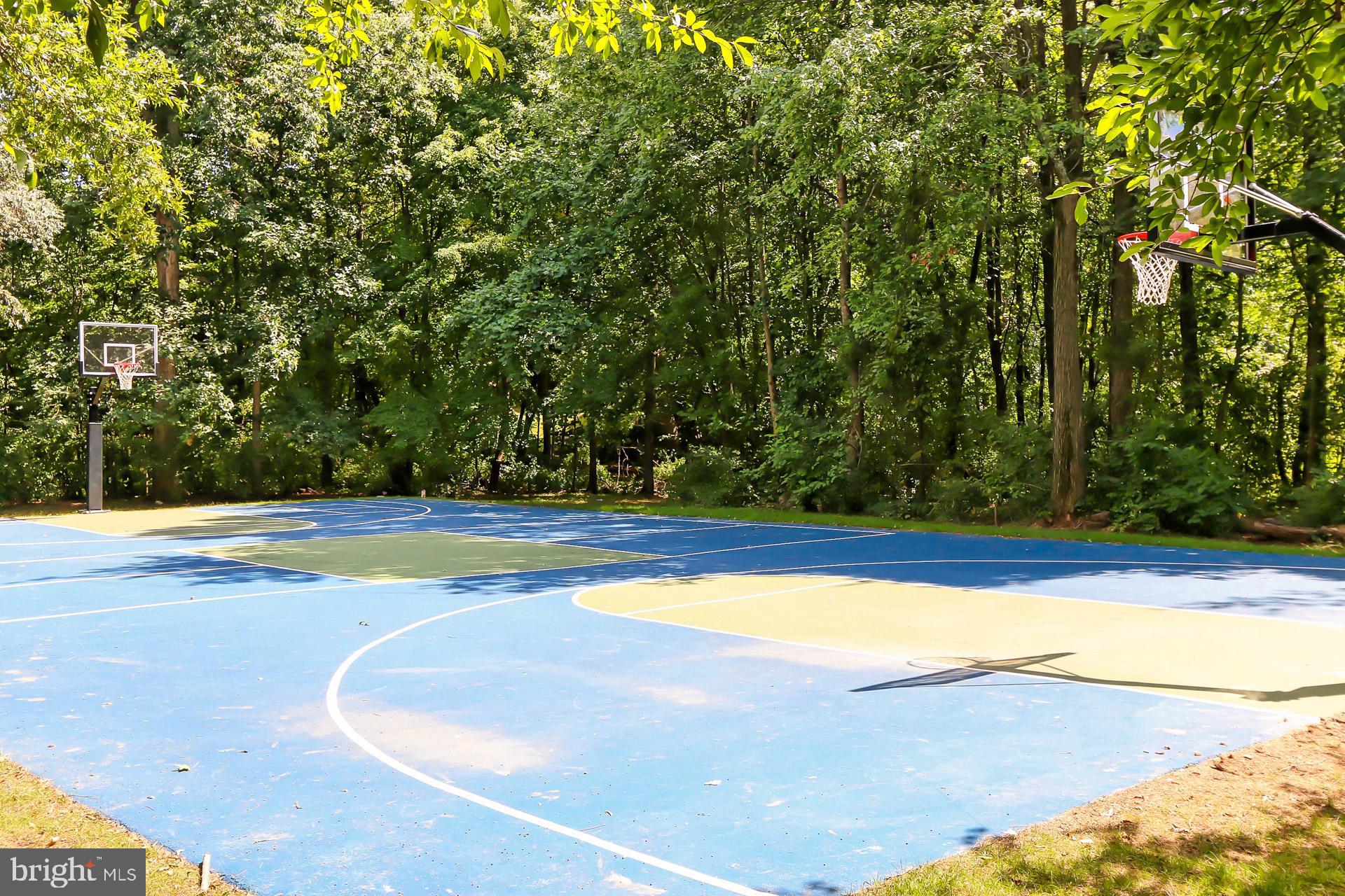 FAIR LAKES - Residential