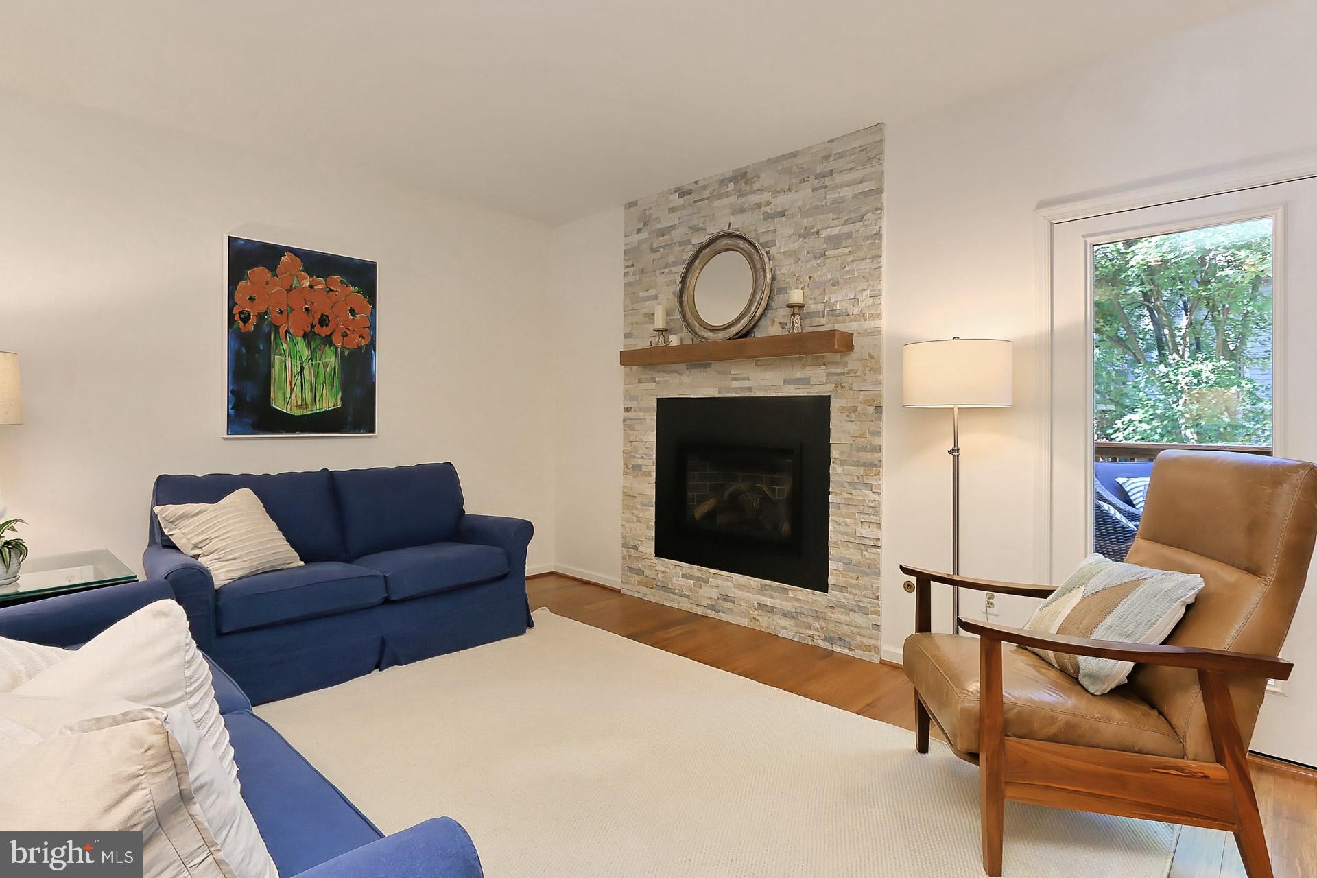 FAIR LAKES - Residential