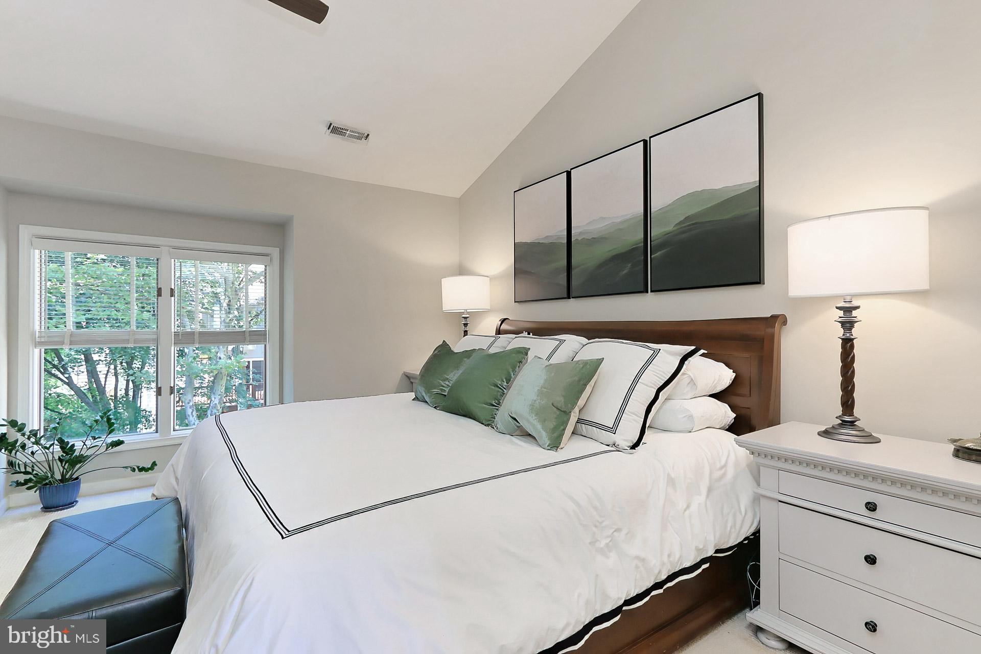 FAIR LAKES - Residential