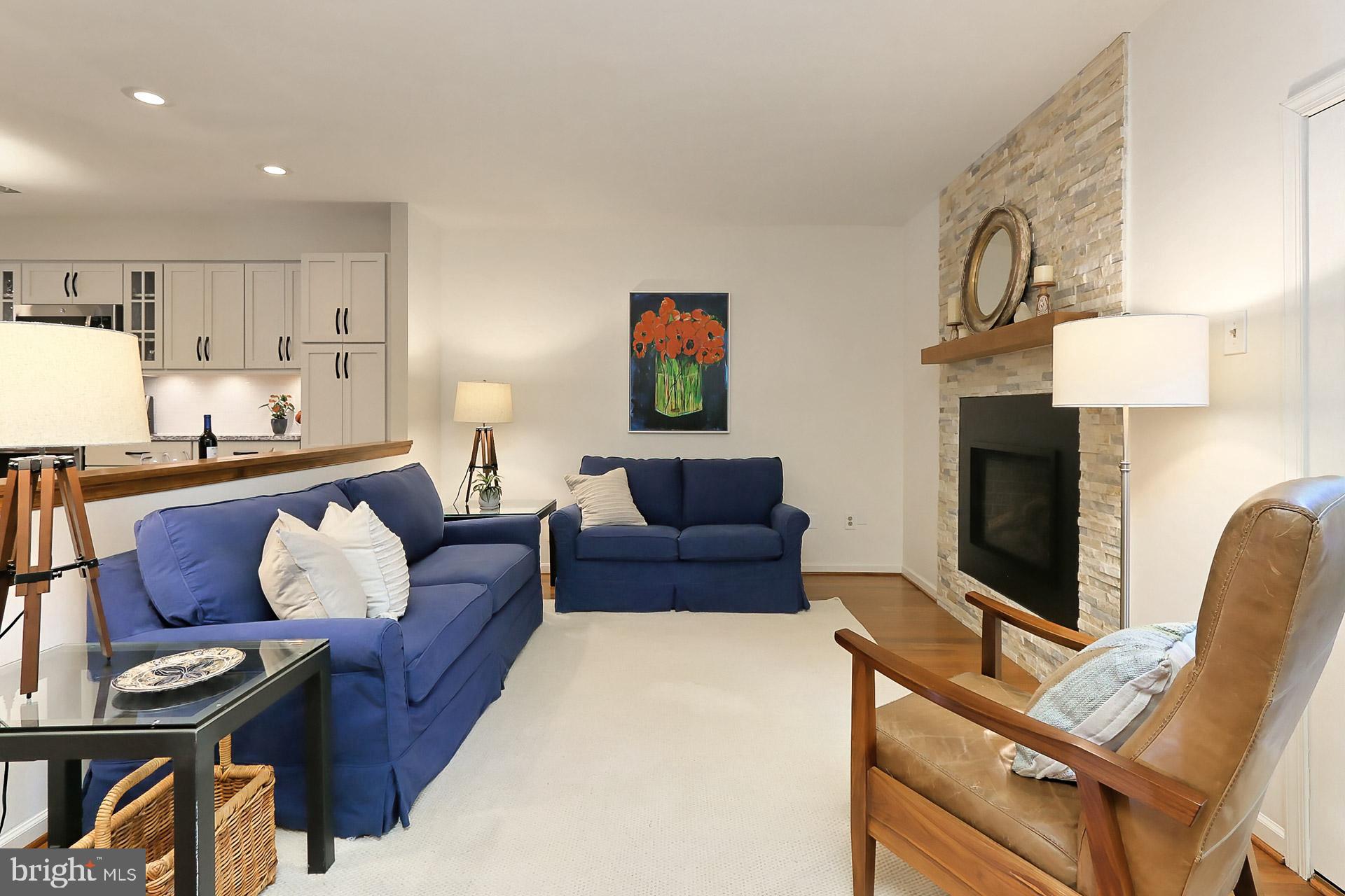 FAIR LAKES - Residential