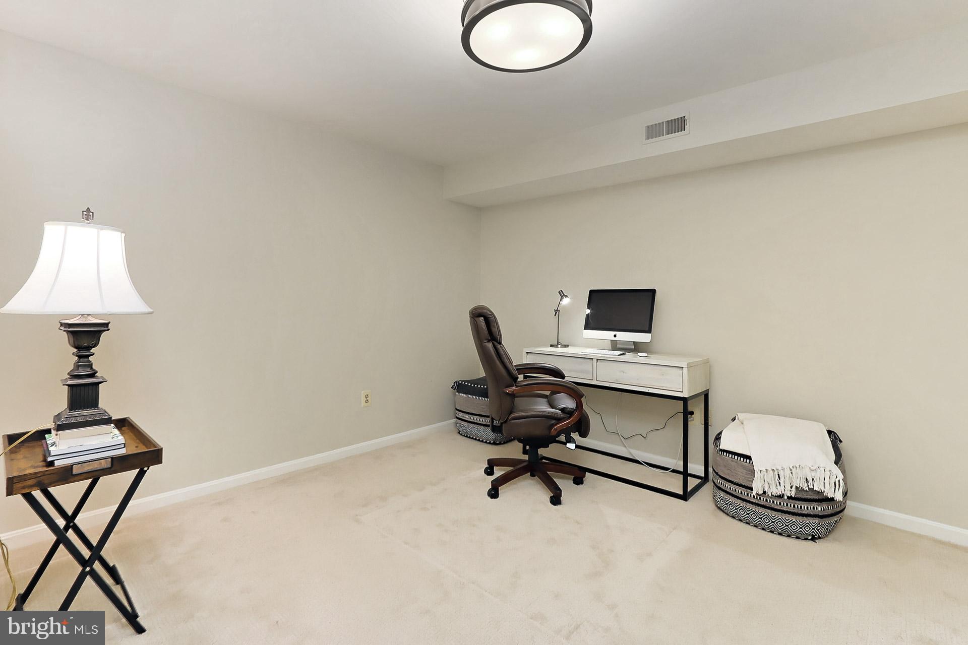 FAIR LAKES - Residential